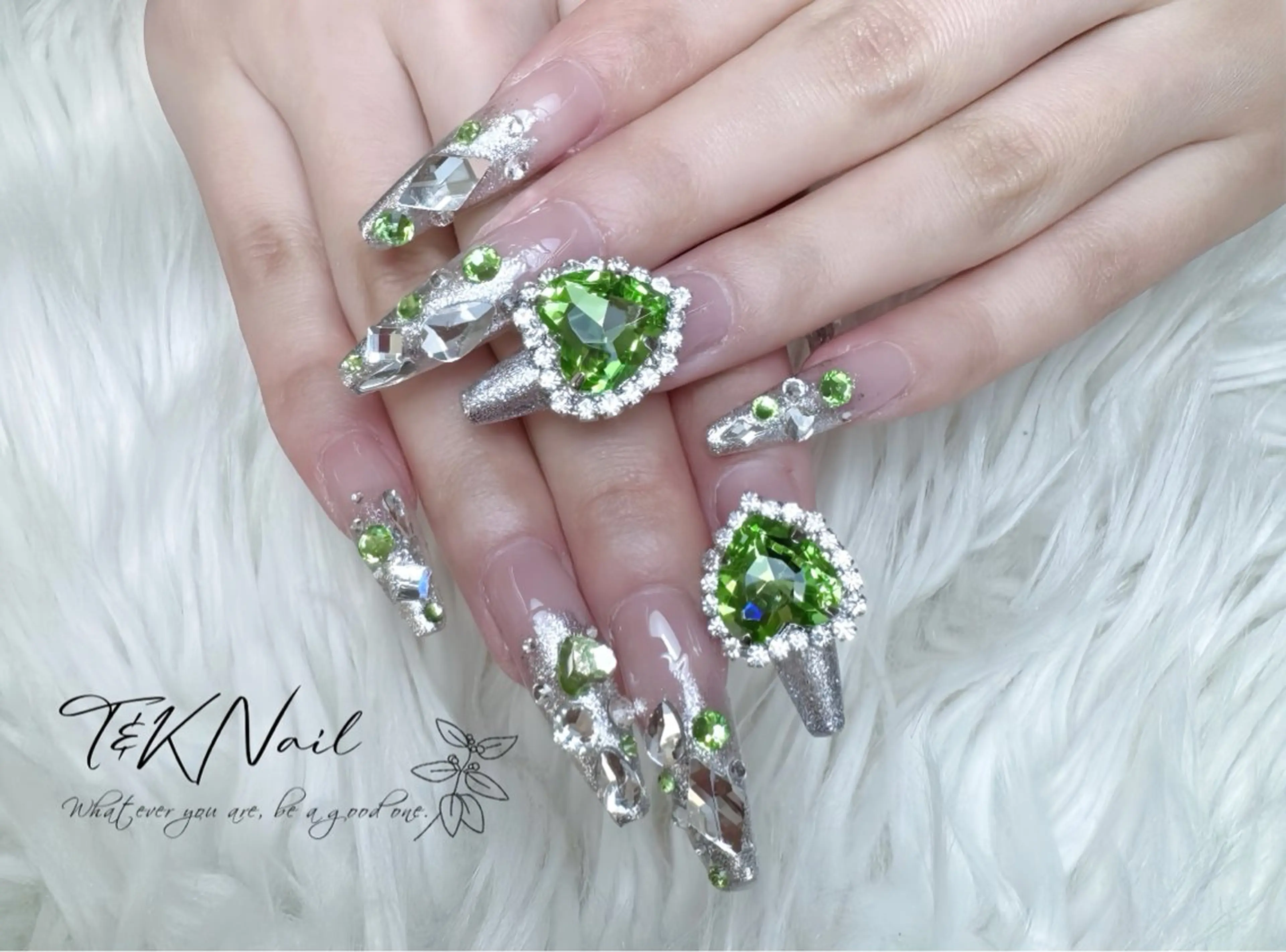 ネイル ハンドネイル ༺༒T&K nail ༒༻のネイルデザイン