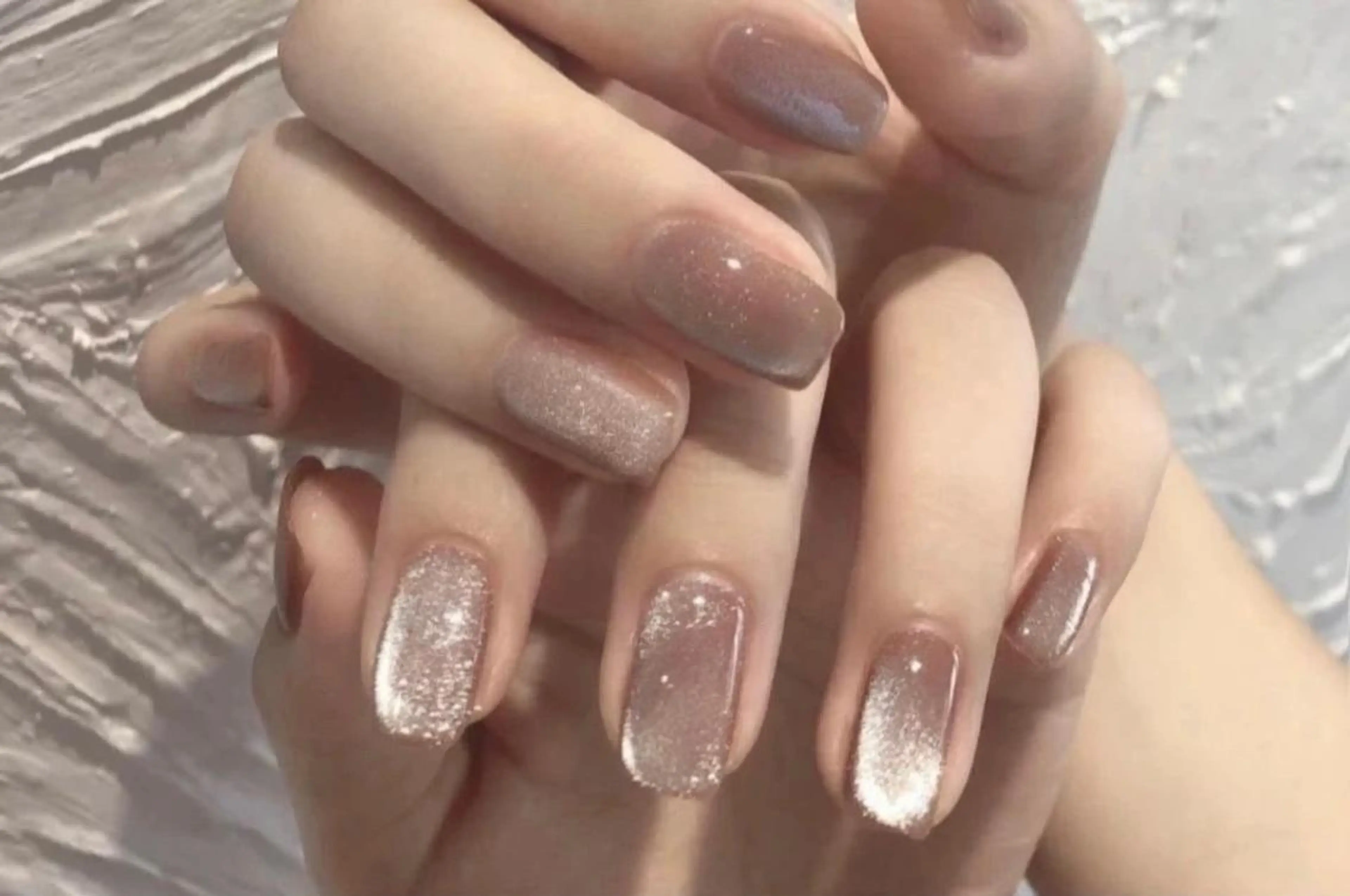 【ハンド】大人気マグネットネイル【オフ無料ケア込み】💅 (自店/初回オフ無料、他店オフ➕1500円)ワンカラーの写真