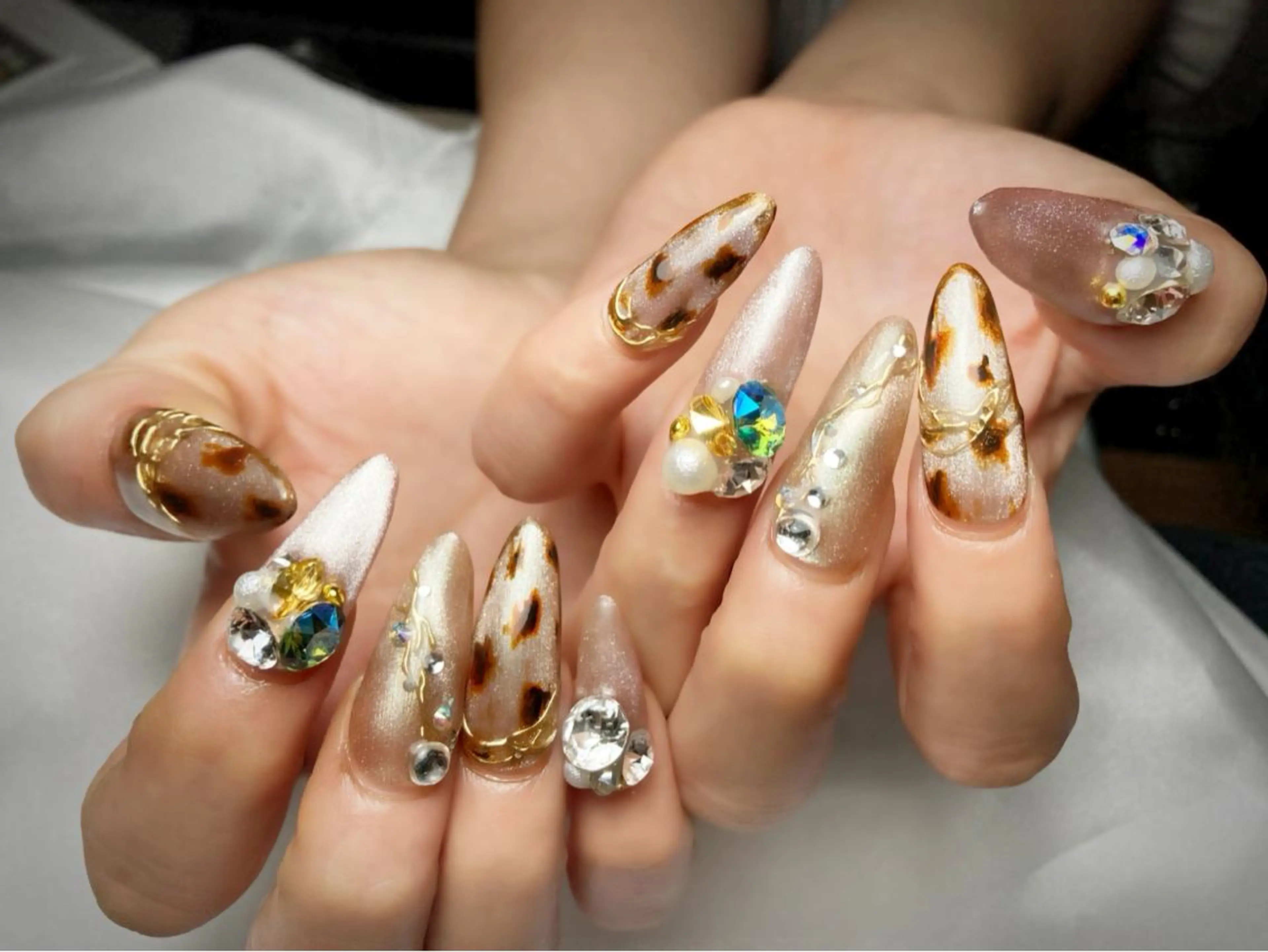 ネイル ハンドネイル Yakko pas á pasのネイルデザイン