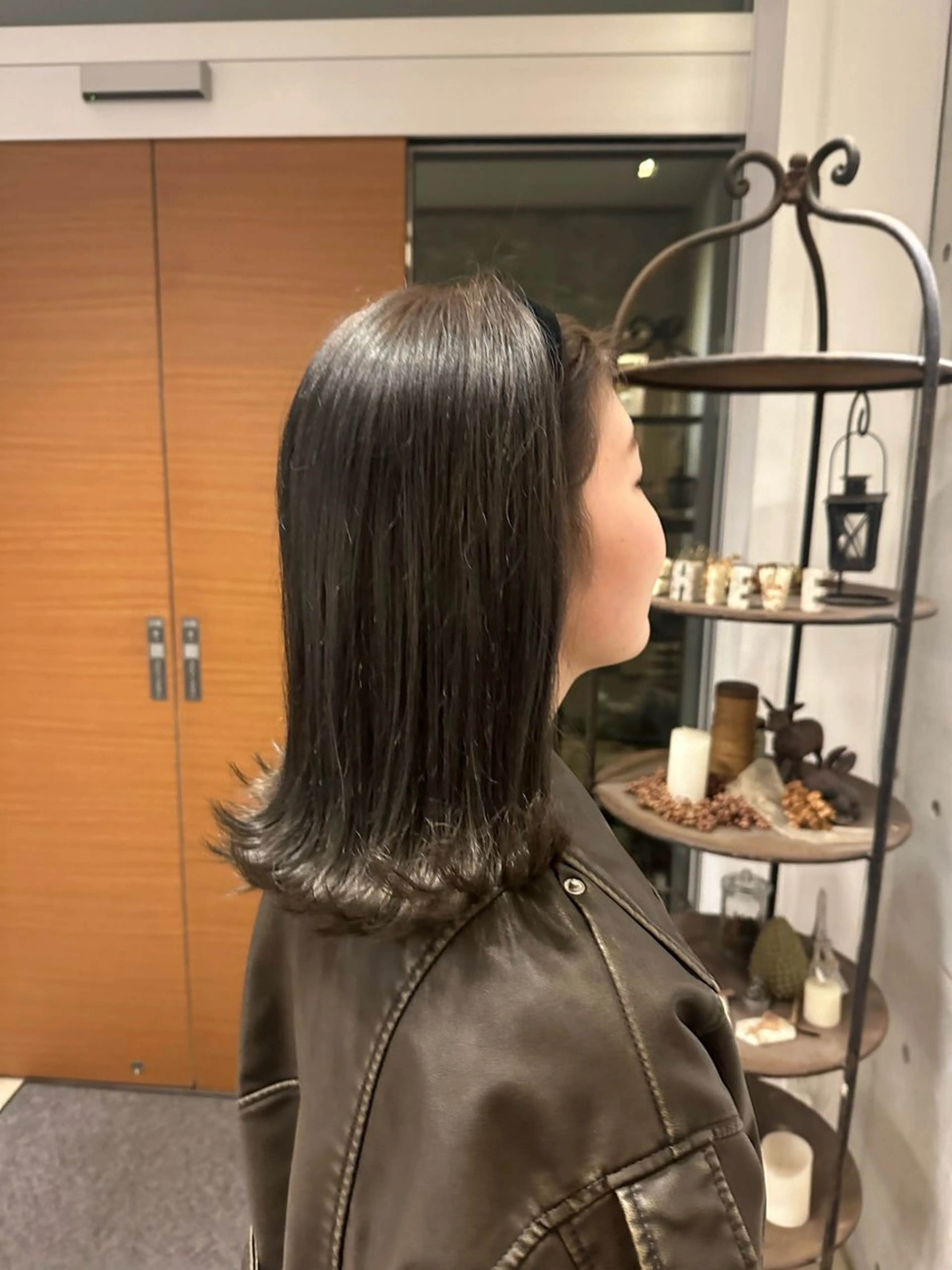 ミディアム カラー グレージュ waku所属・juna🌺/海外 ヘア/ハイトーンのヘアスタイル