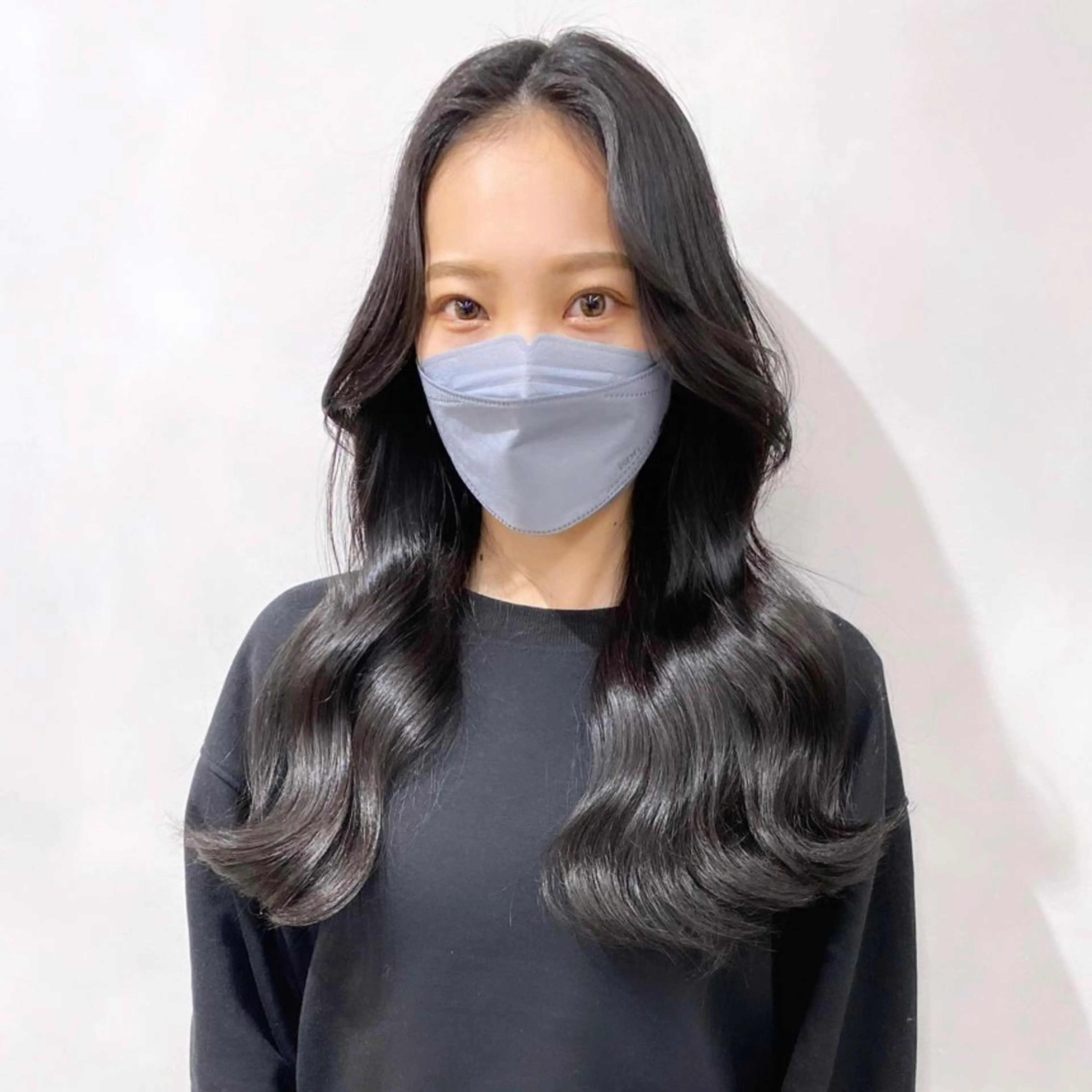 ロング カラー 黒髪 グレーブラック ヨシンモリ 韓国風ヘア レイヤーカット カット ヘアカラー トリートメント カラー系/カット特化 🟠オオタキマサシのヘアスタイル