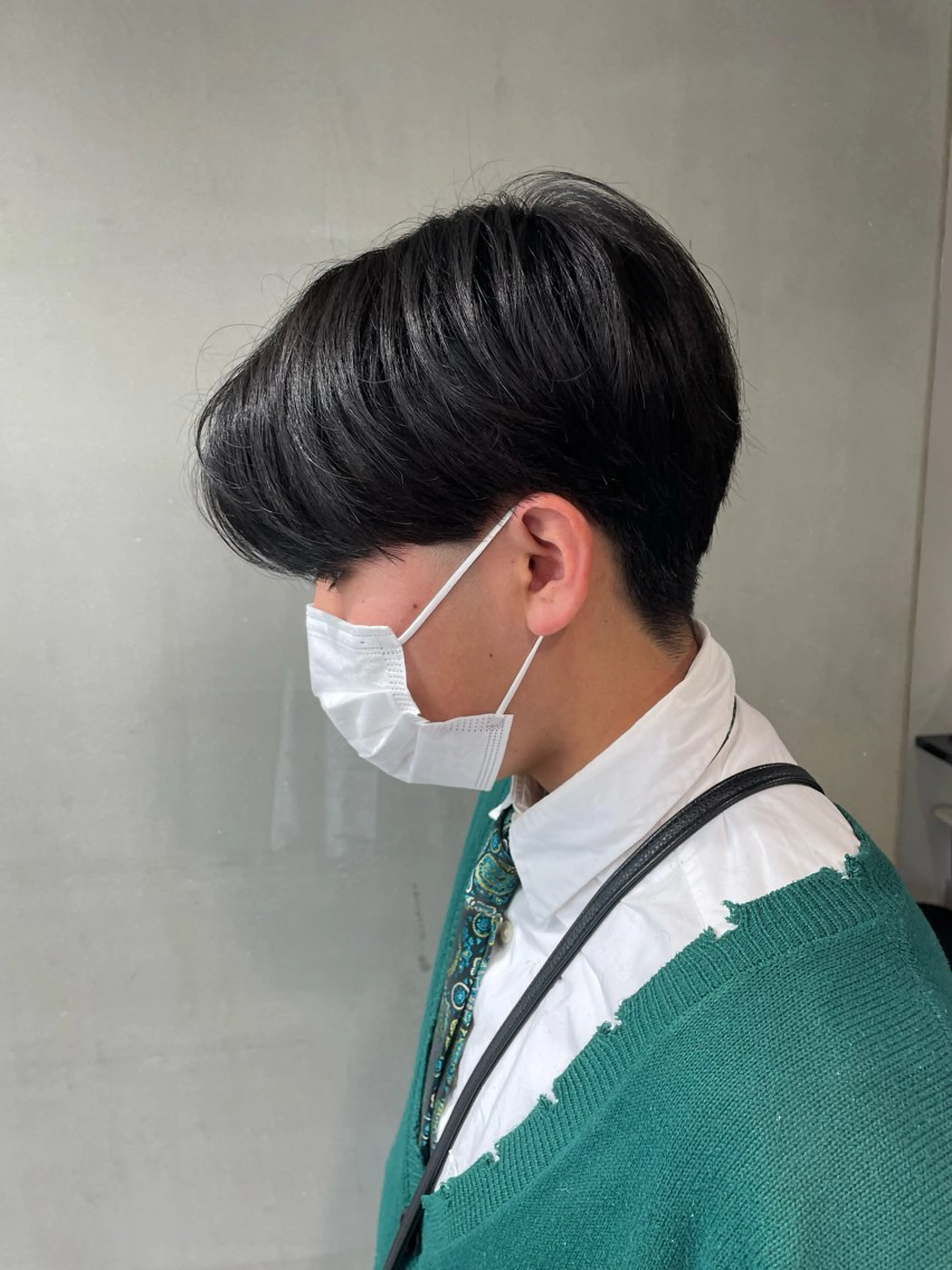 メンズ ラウンドマッシュ/ フェザーショート大阪のヘアスタイル