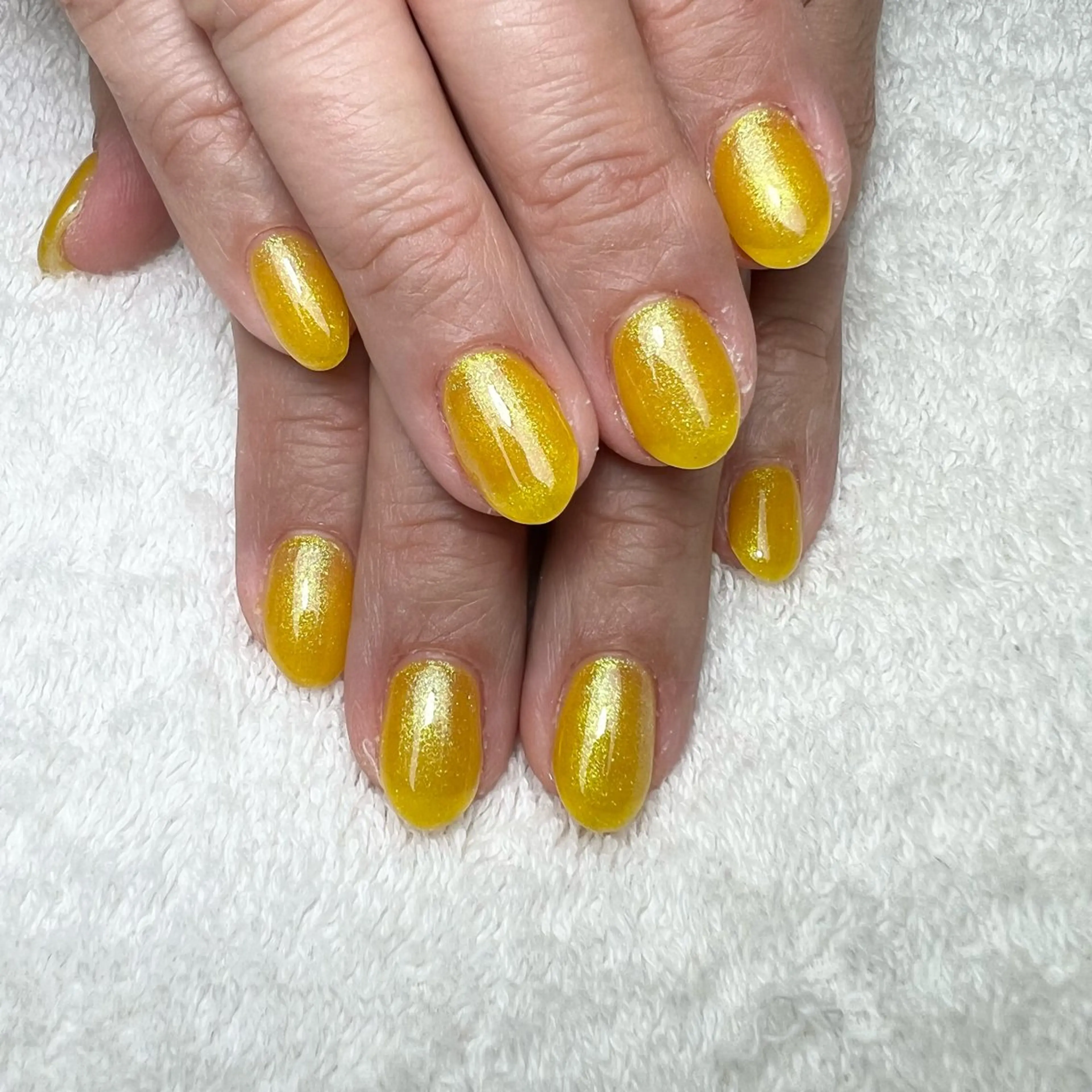 ネイル 夏ネイル 黄色 ハンドネイル COCO+所属・COCO +のエステ・リラクイメージ