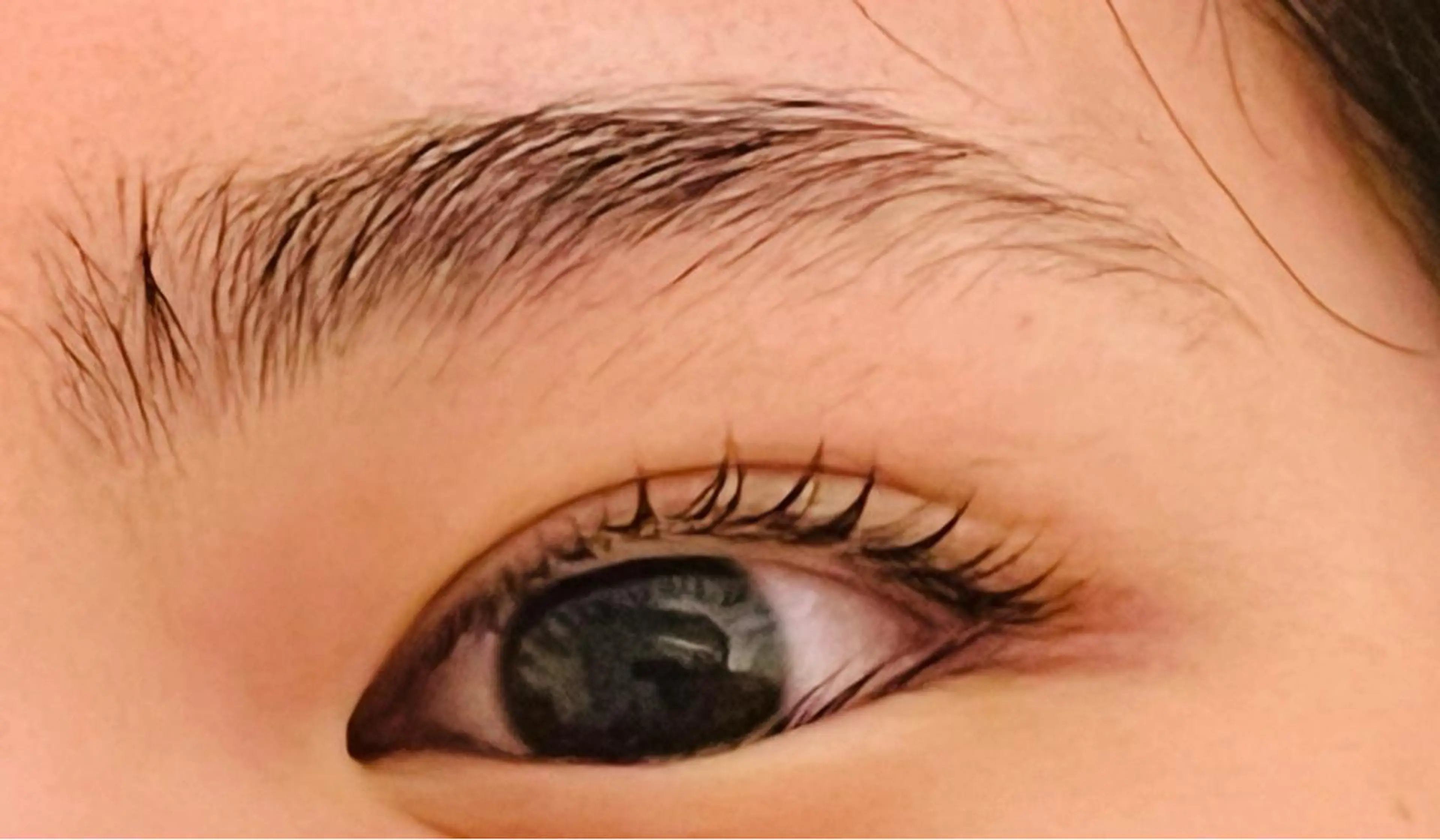 アイブロウ マツパ O. YUMIKOのネイルデザイン