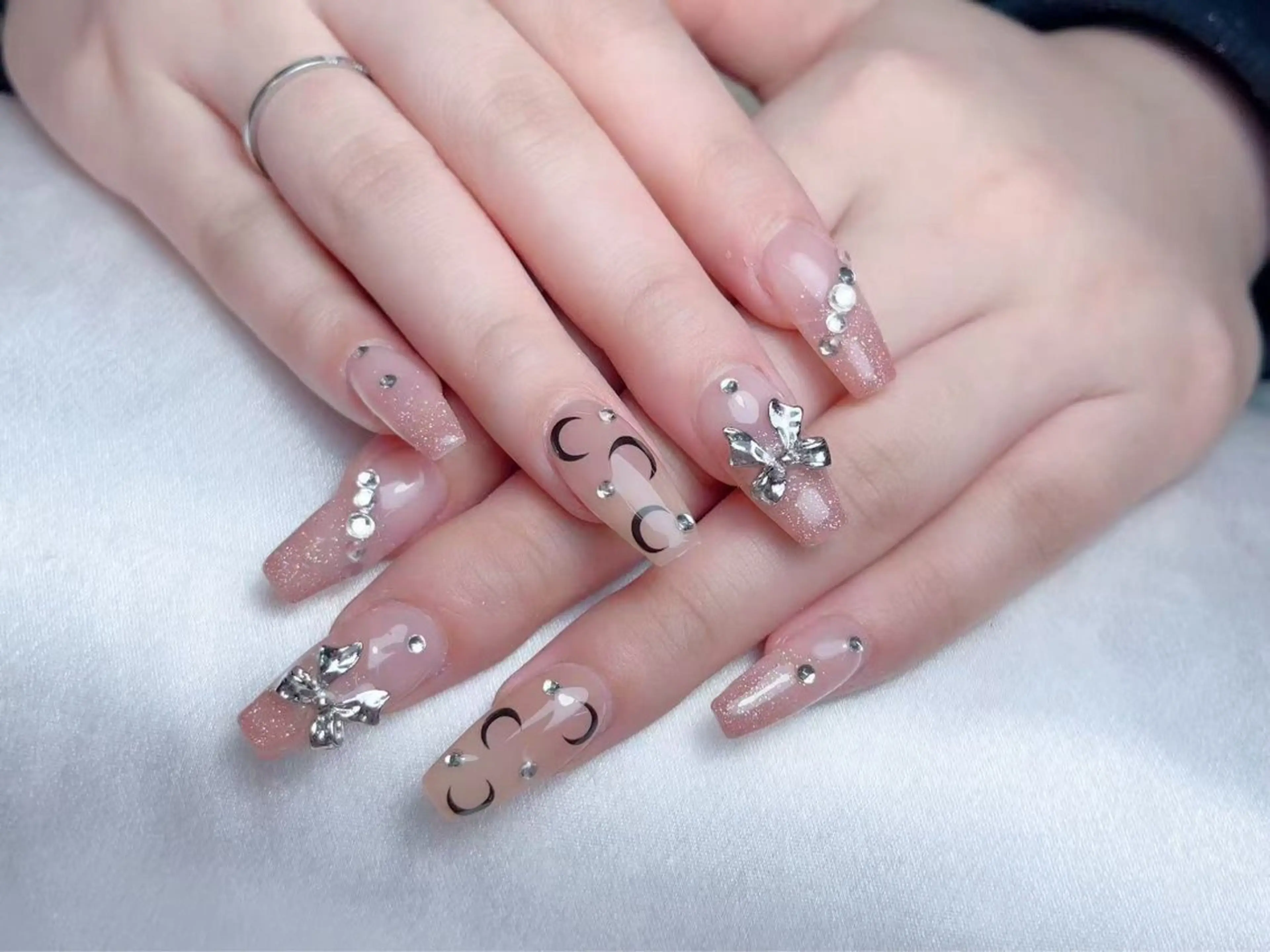 ネイル ハンドネイル ルラワンネイル エンのネイルデザイン