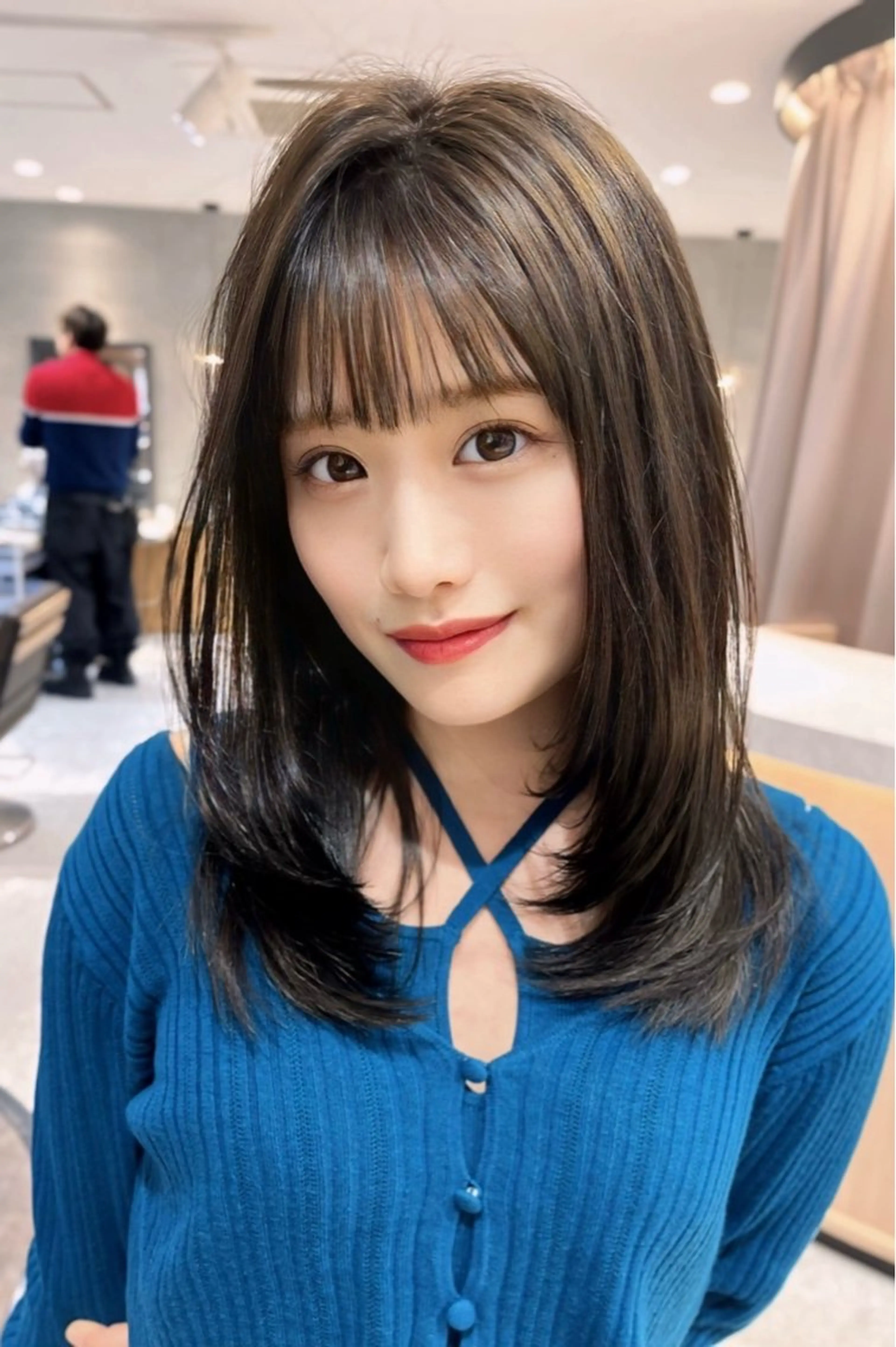 ミディアム ミディアムレイヤー 顔まわりレイヤー 顔周りカット ハイレイヤー レイヤーカット カット ヘアカラー トリートメント MOMOHA/ 🍑レイヤーカットのヘアスタイル