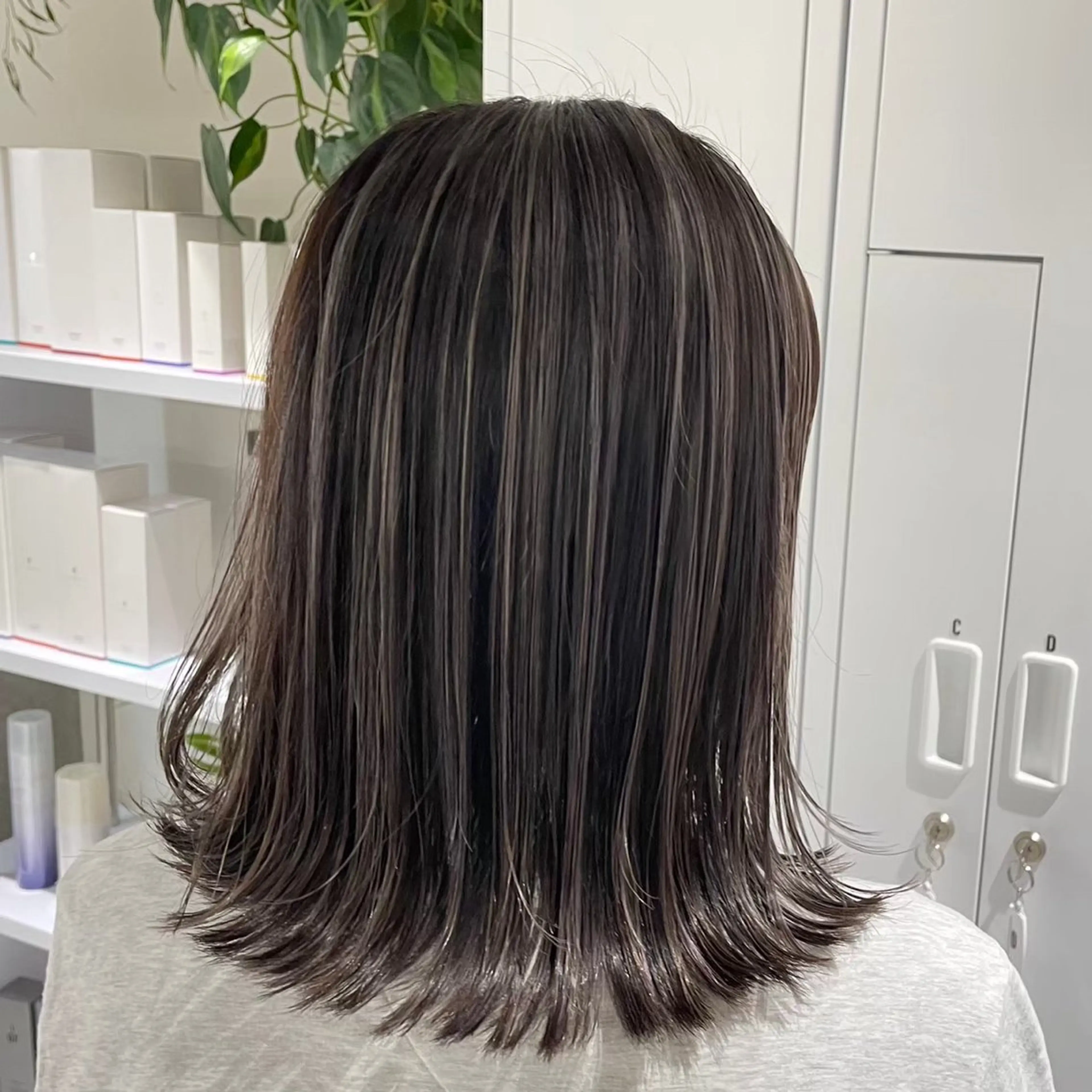 ミディアム カラー CIERA所属・トウジョウ アリサのヘアスタイル