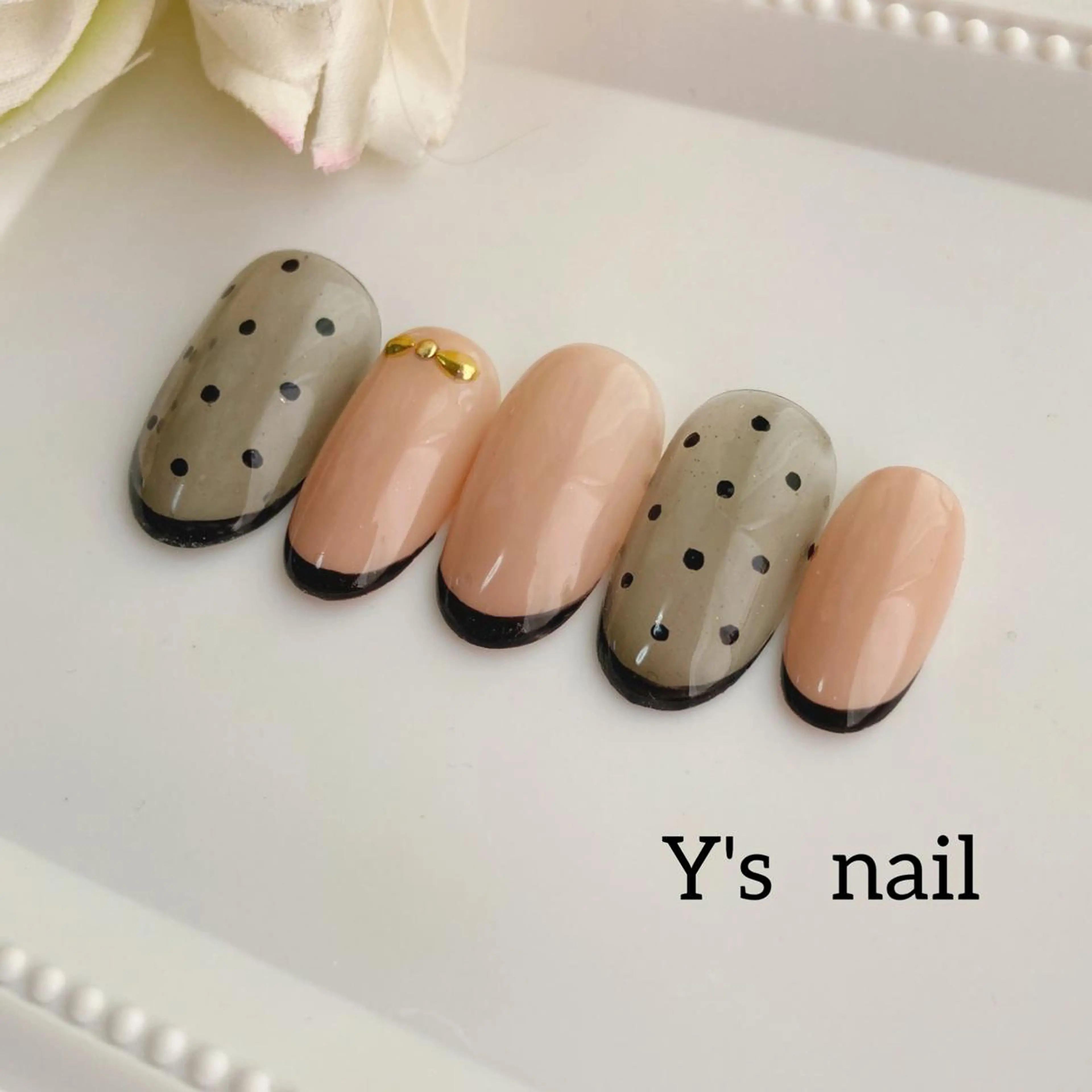 ネイル 手書きが得意🖌️ Y’s  nailのネイルデザイン