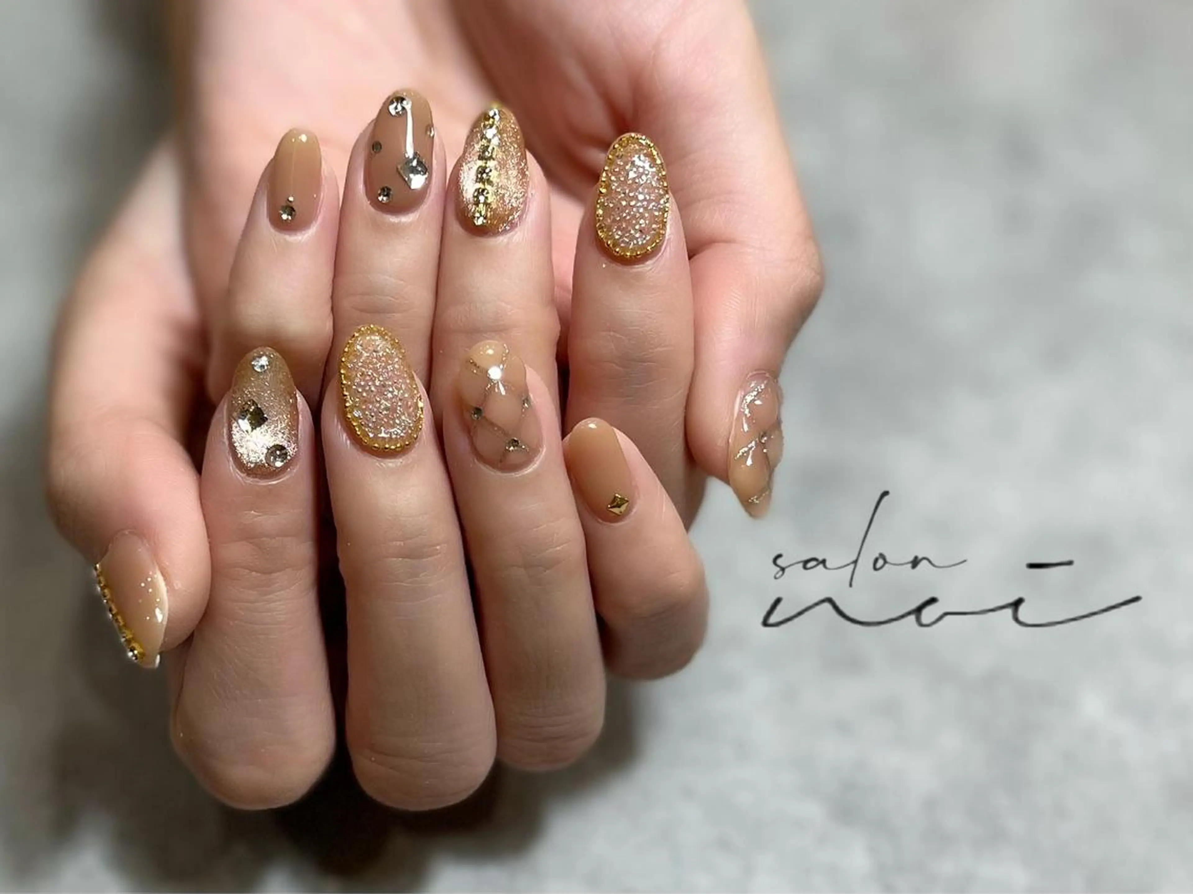 ネイル アートネイル オレンジ ハンドネイル salon noi所属・salon noiのネイルデザイン