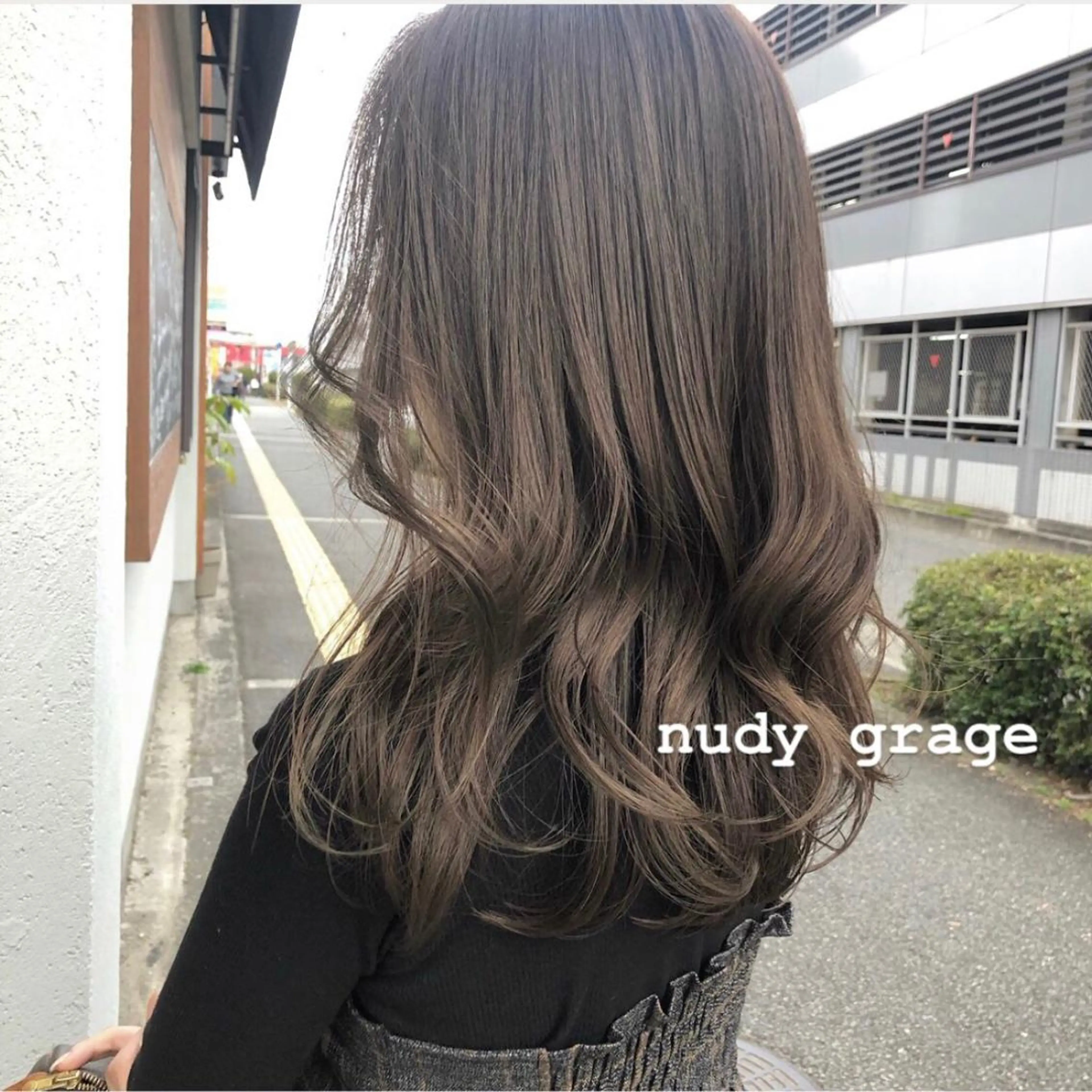 ロング カラー グレージュ 🪞顔周りカット🪞 北里朋子のヘアスタイル