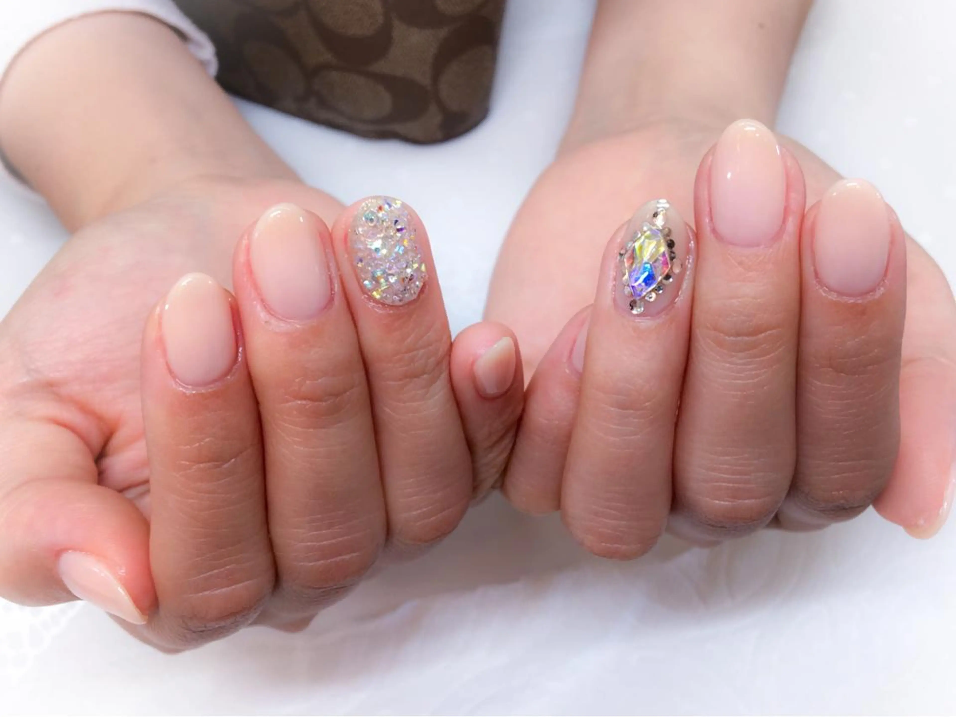 ネイル アートネイル ストーンネイル ボガスティーズネイル 川崎店のネイルデザイン