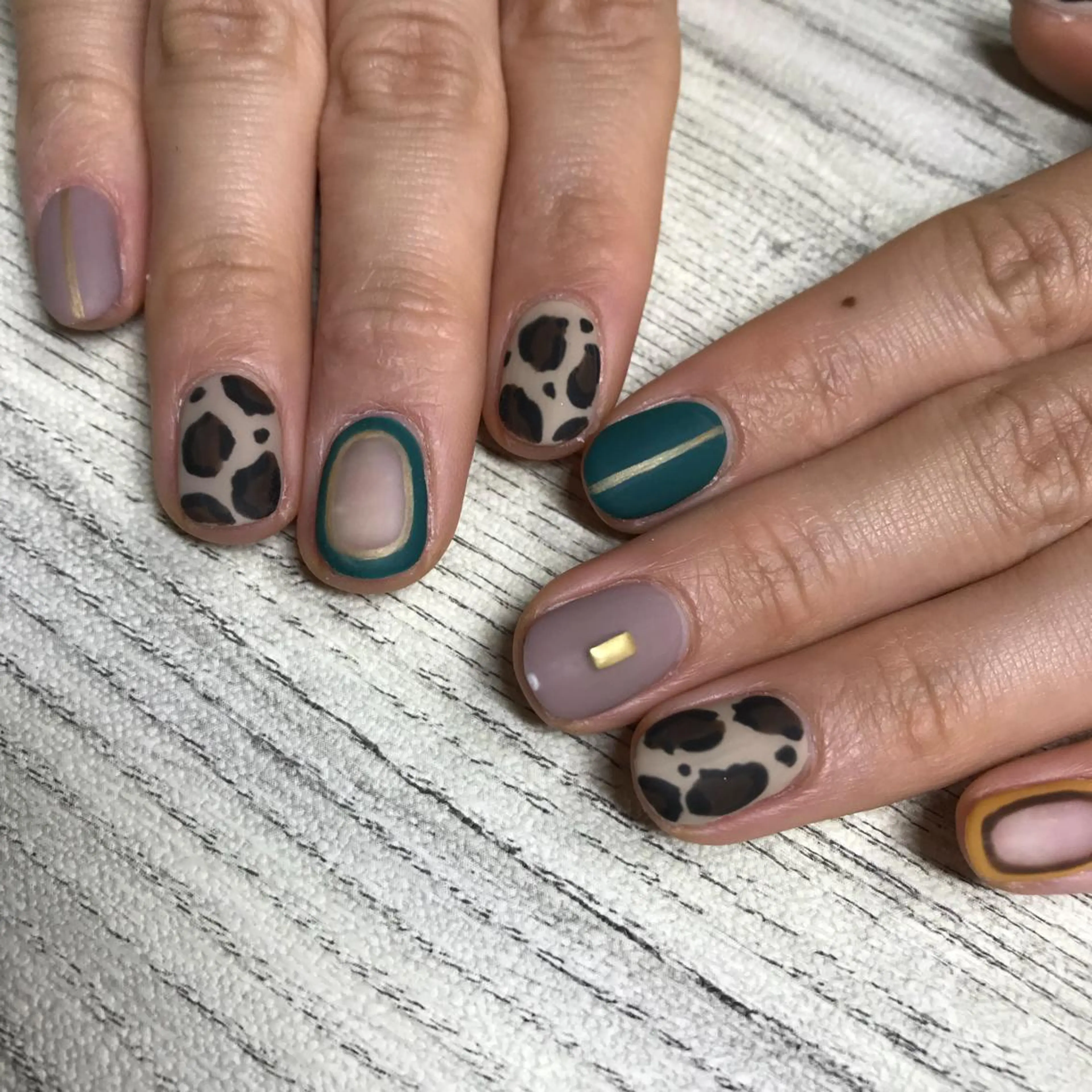 ネイル アートネイル 【カメレオン】 上村 祥子のヘアスタイル