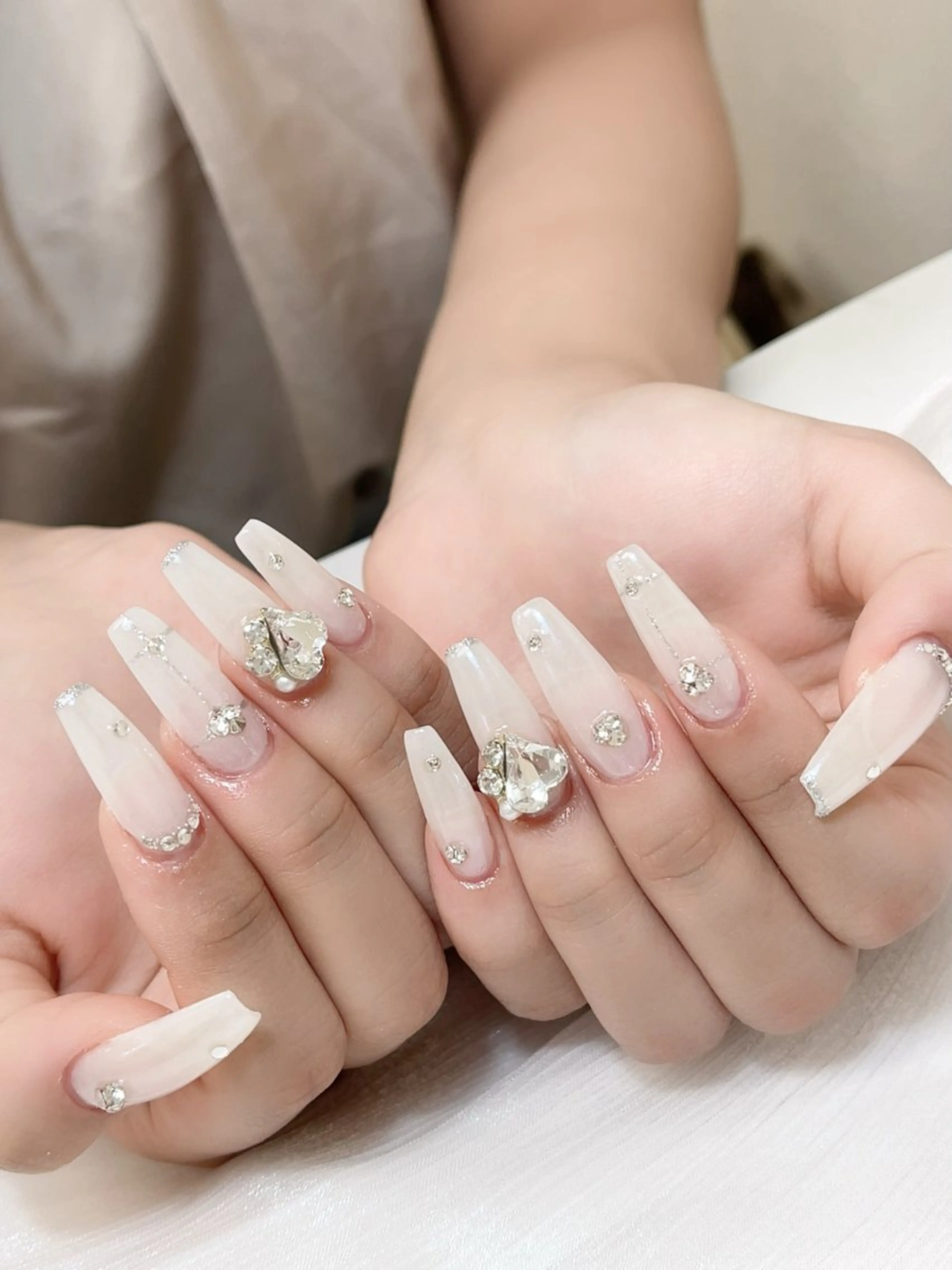 ネイル チークネイル フレンチネイル グラデーション キラキラネイル 韓国ネイル ハンドネイル DUO MI所属・DUO   MI nail salonのネイルデザイン