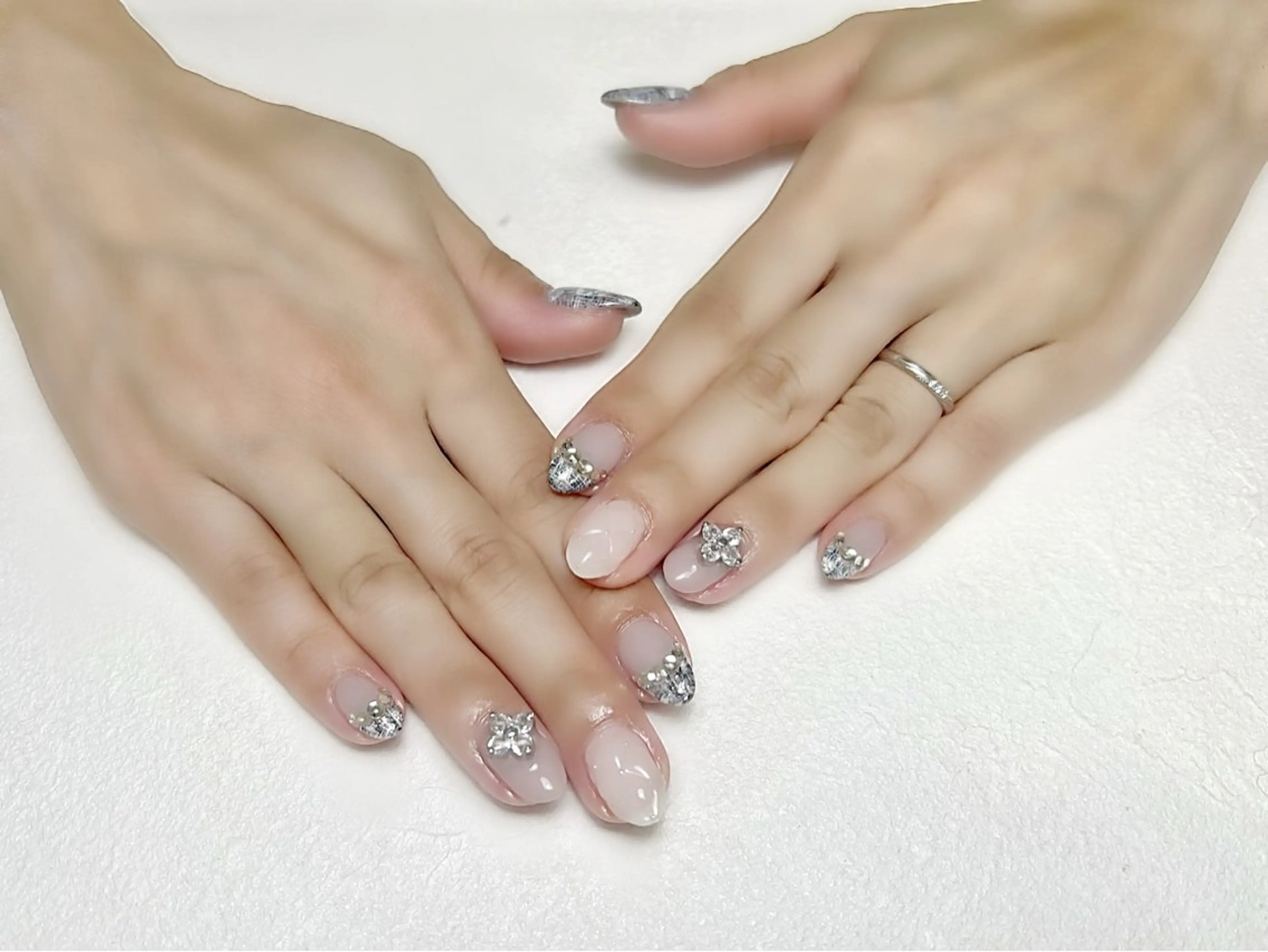 ネイル フレンチネイル ラメ(グリッター) ツイードネイル ワンホンネイル rouse nail RISATOのネイルデザイン