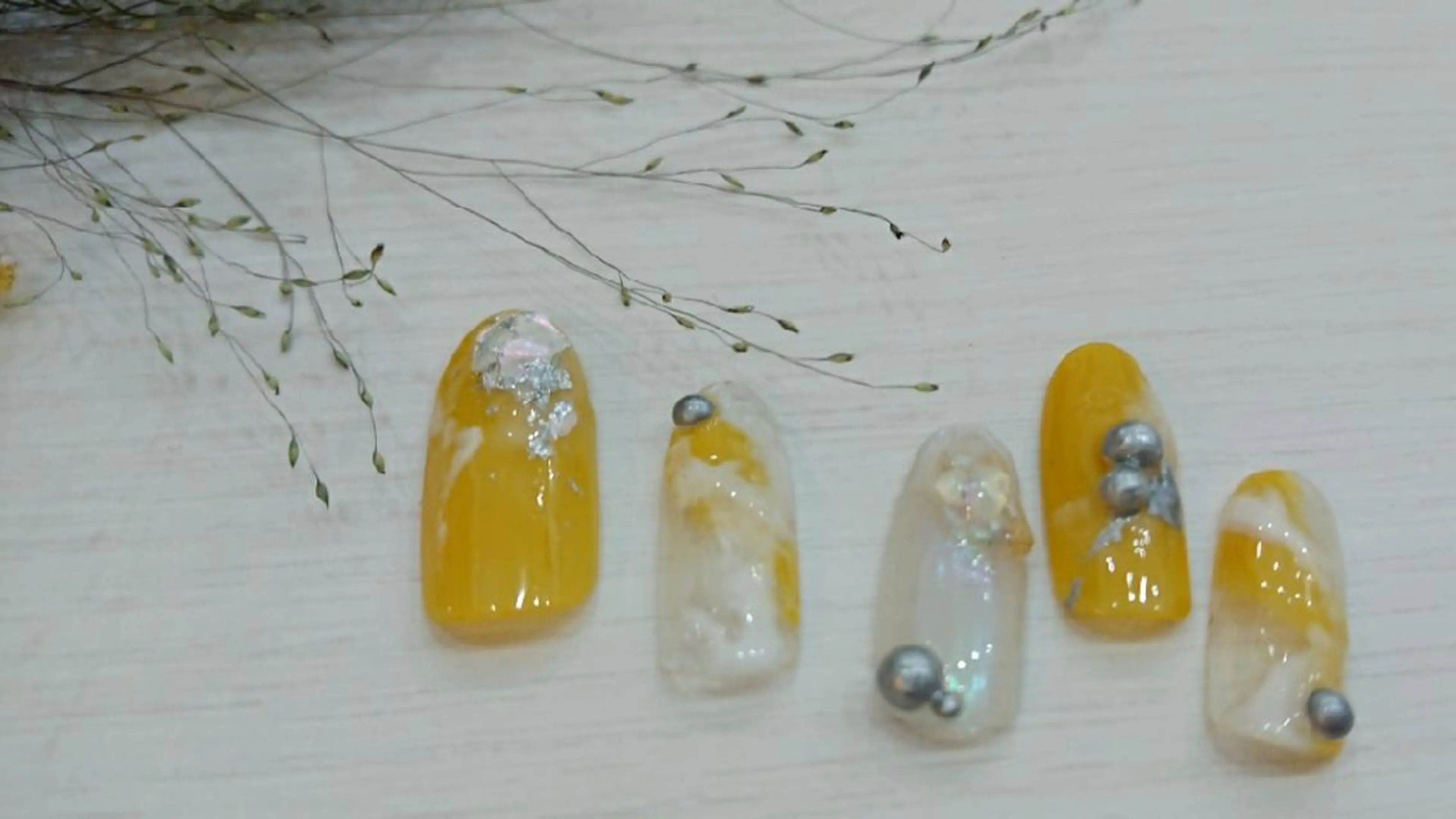 ネイル ニュアンスネイル RelaxEl リラクセル所属・中野 智美のネイルデザイン