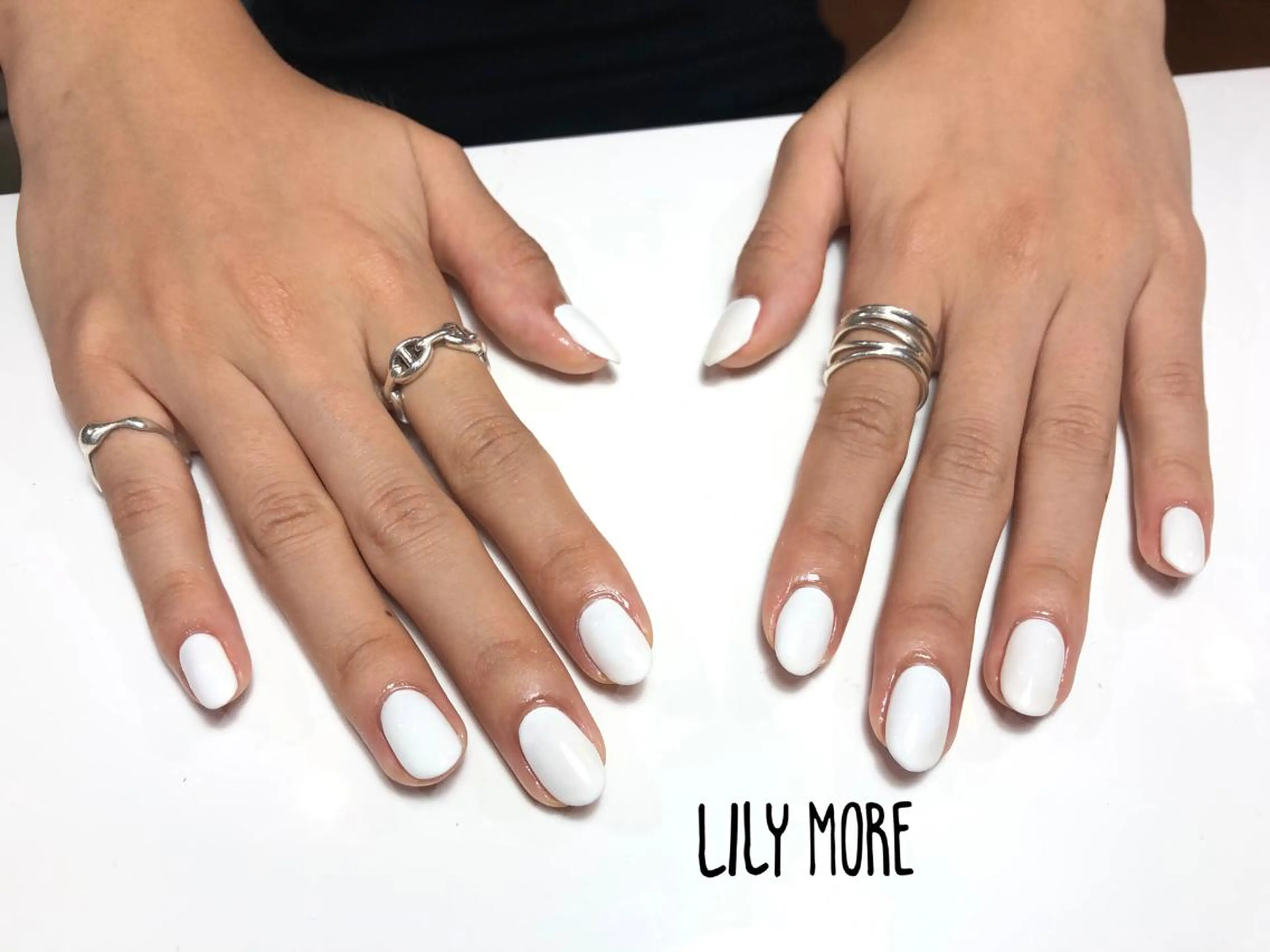 ネイル ワンカラーネイル ホワイト Lily closetのネイルデザイン