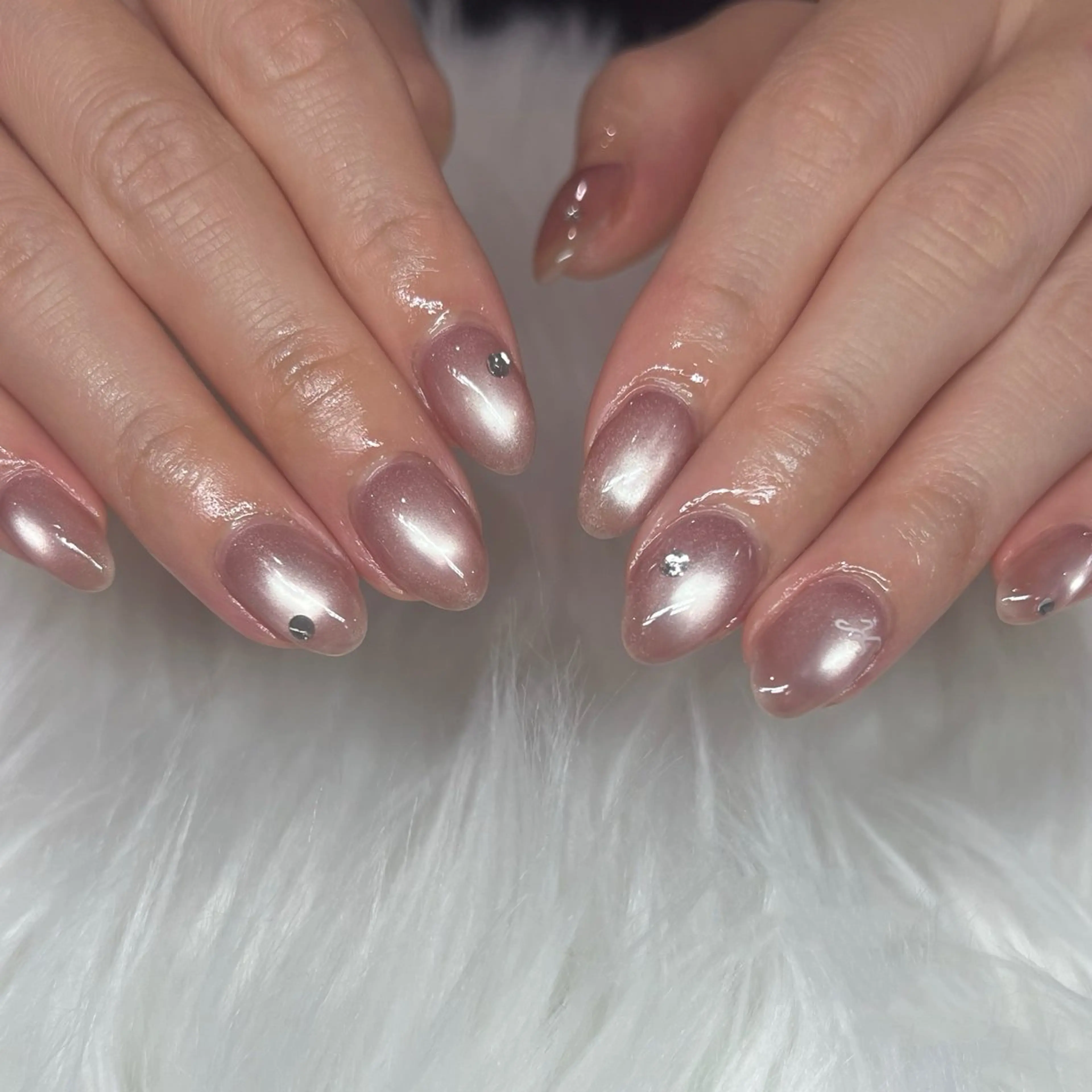 ネイル マグネットネイル ハンドネイル 透明感ネイル ｜mahiru.のネイルデザイン