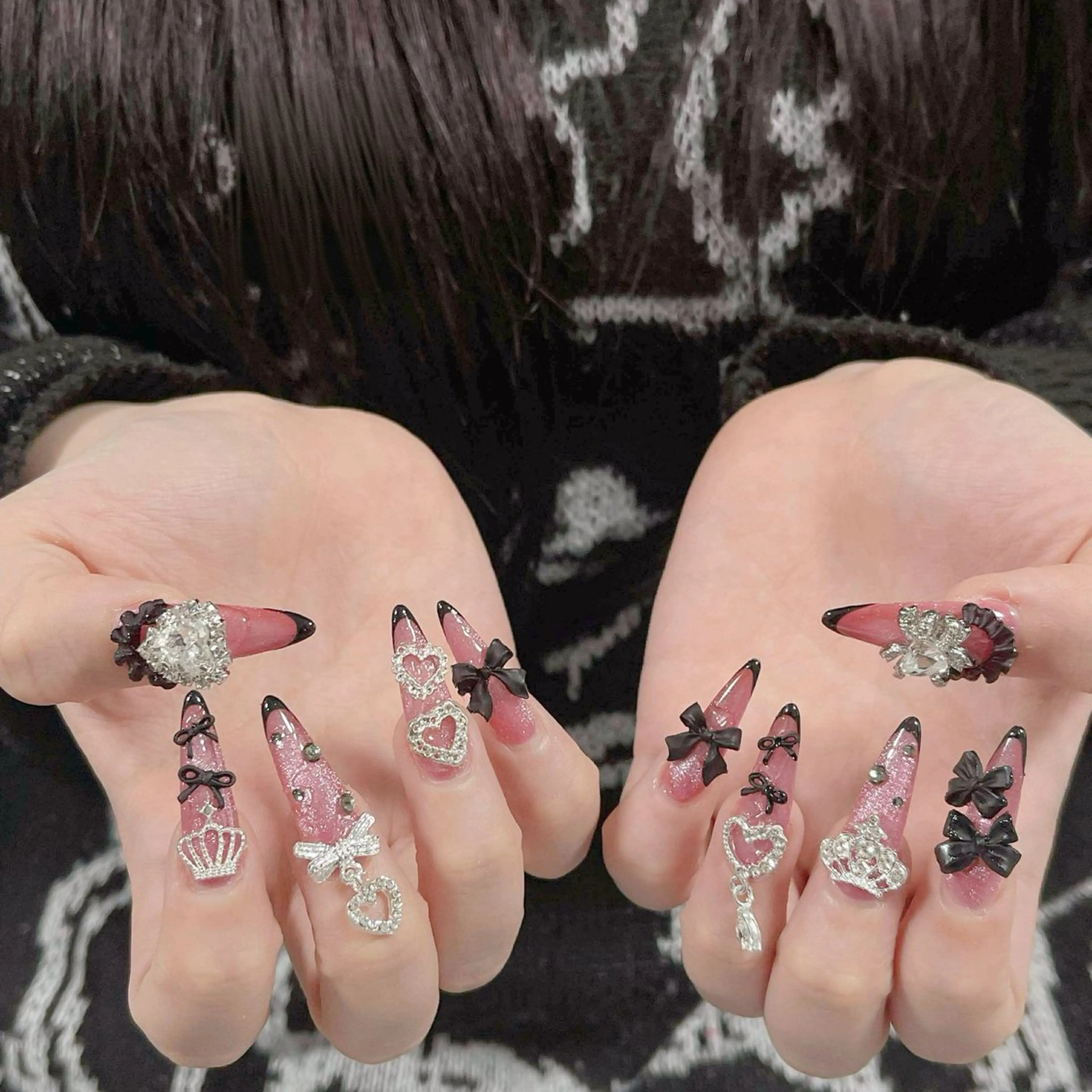 ネイル チークネイル フレンチネイル ガラスフレンチ グラデーション キラキラネイル ハンドネイル LilyLala Nailsalonのネイルデザイン