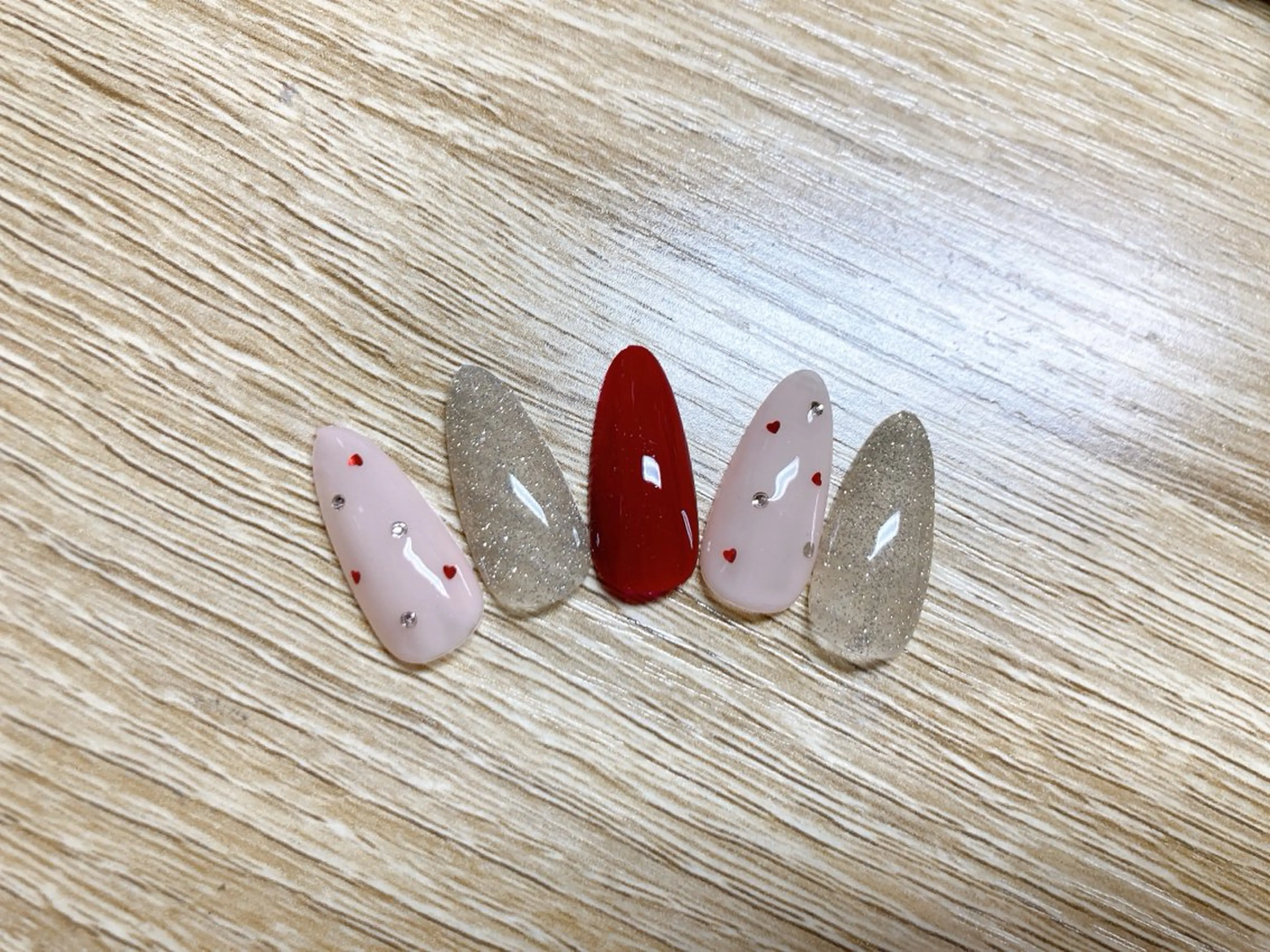 ネイル ECLAT エクラ所属・寺山 千鶴のネイルデザイン