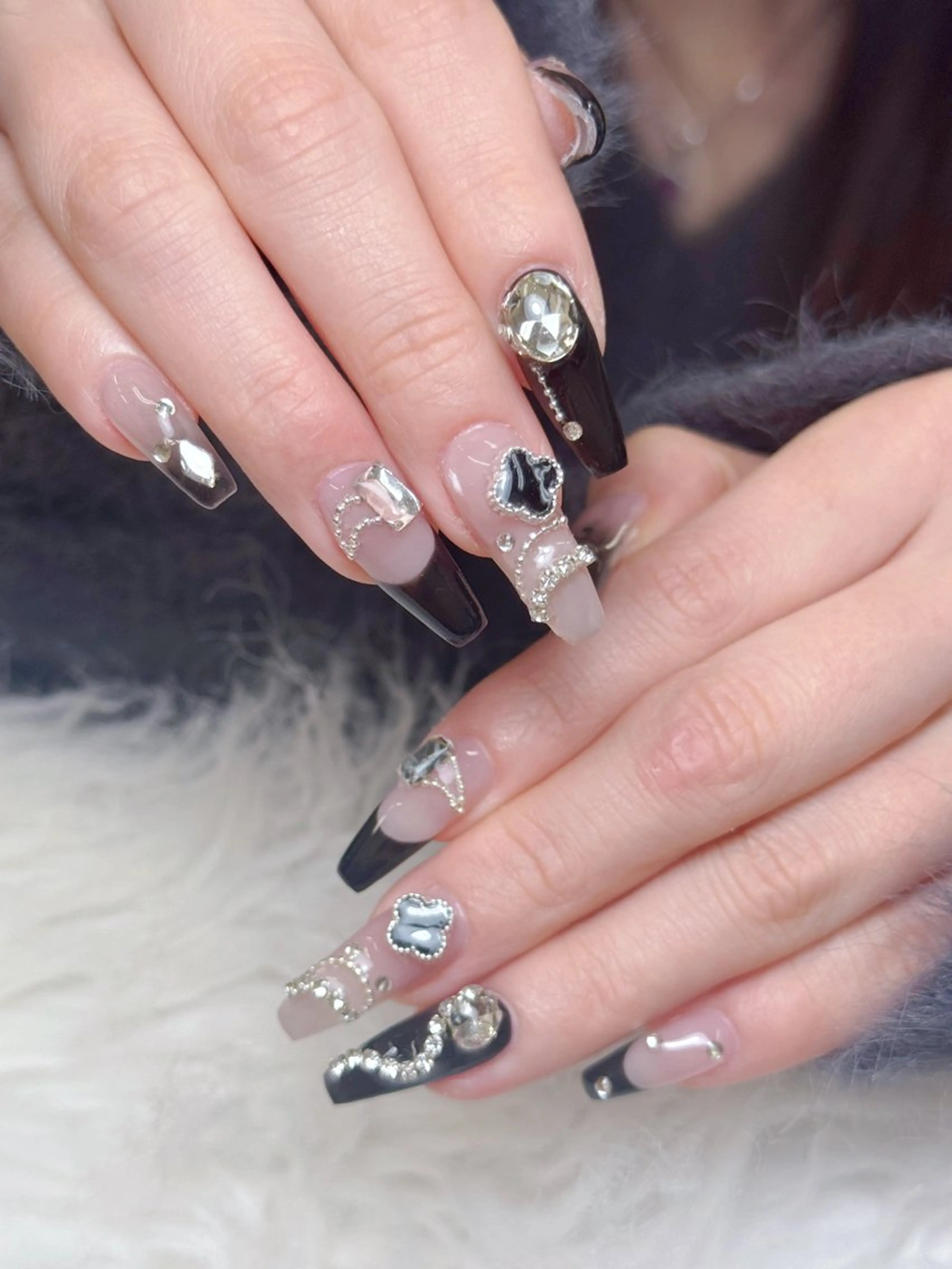 ネイル アートネイル 成人式 ネイルチップ 冬ネイル クリスマス ハンドネイル Jenn Nail_ ヘビのネイルデザイン