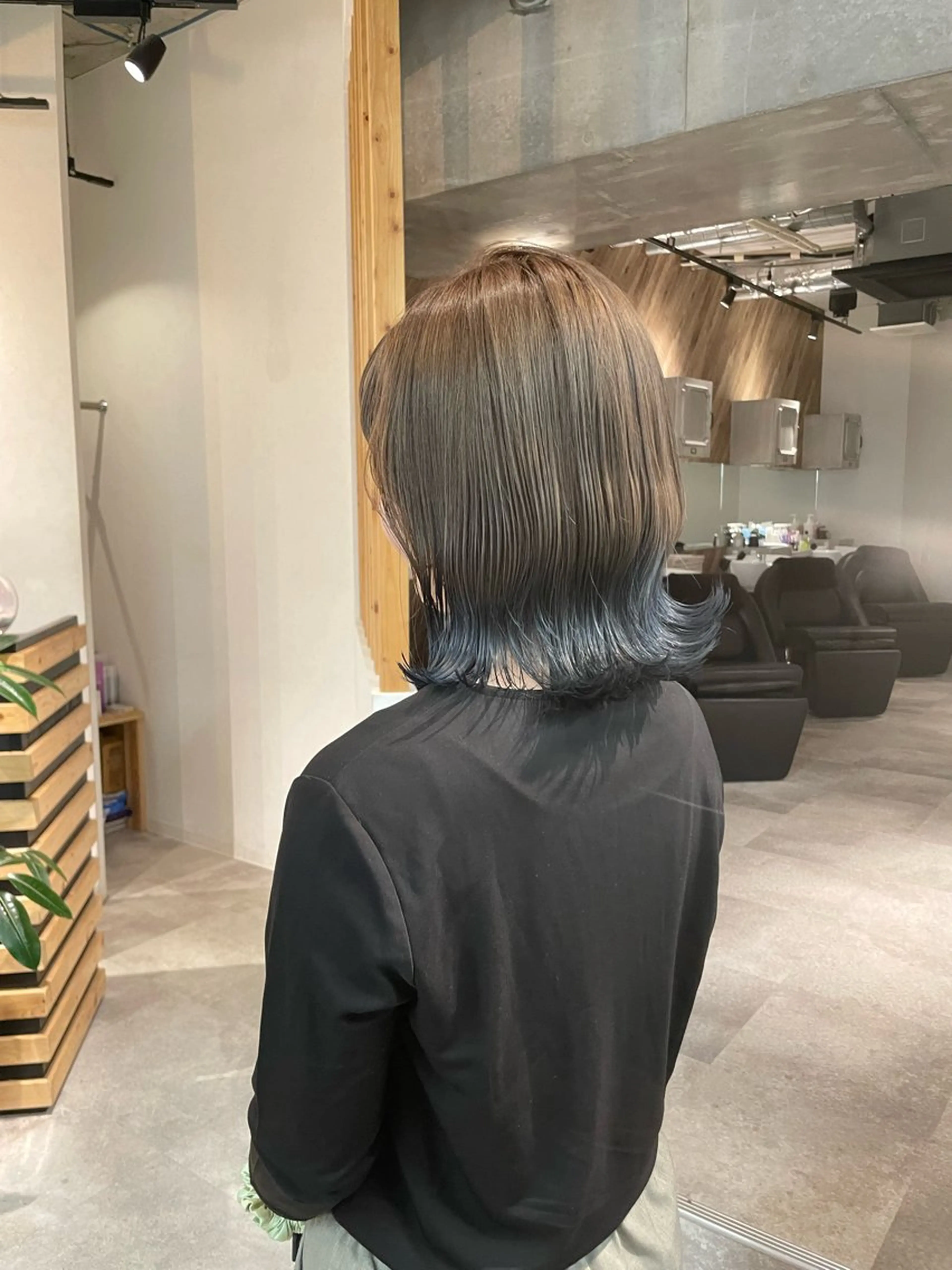 ミディアム カラー ブルーカラー ブラウンカラー ナチュラルブラウン カット ヘアカラー A/LEE所属・久保田 千尋のヘアスタイル