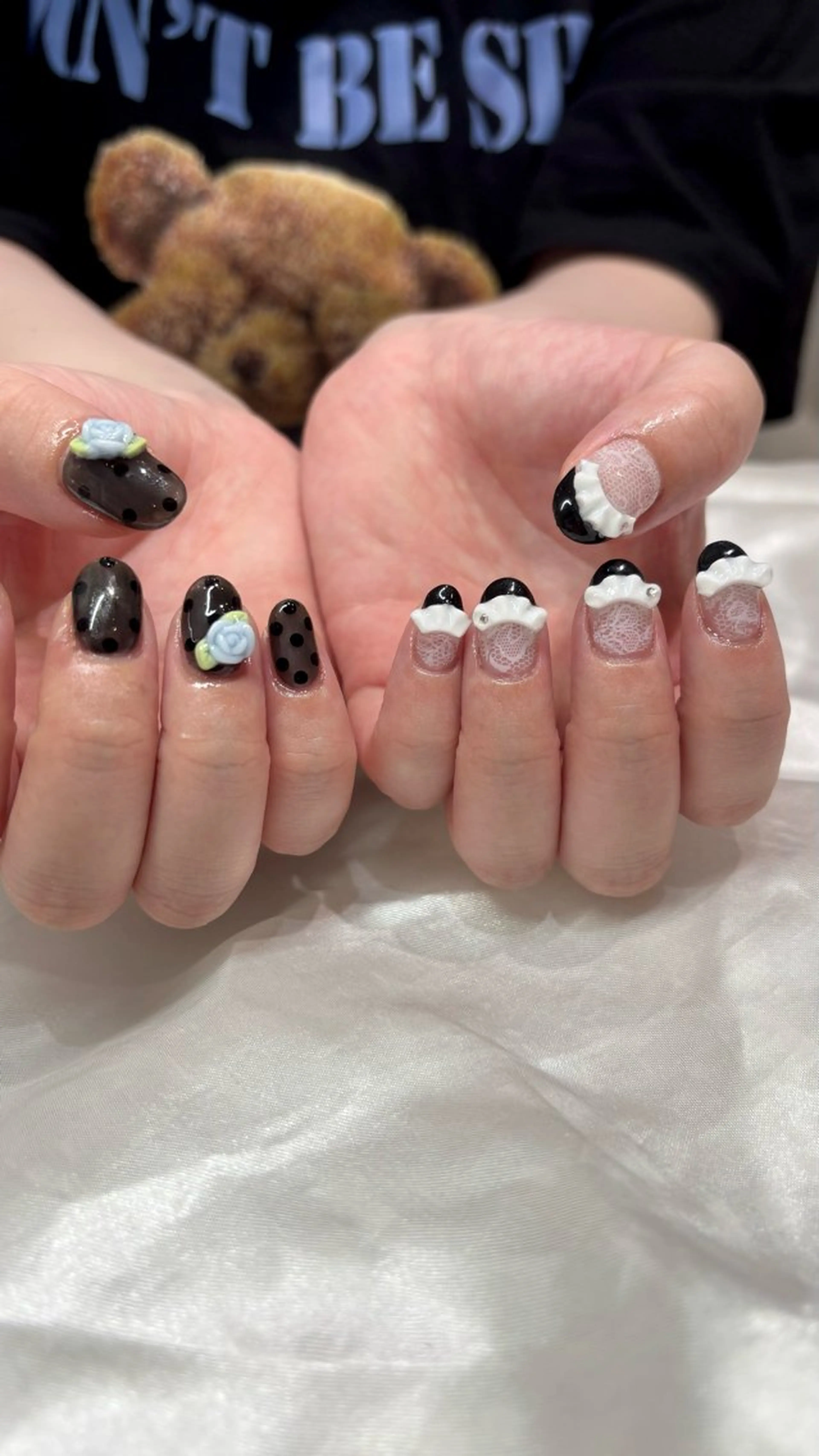 ネイル チークネイル フレンチネイル ガーリー 氷ネイル・うるうるネイル キラキラネイル ハンドネイル GO TODAY SHAiRE SALON 表参道colore店所属・emmi nailのネイルデザイン