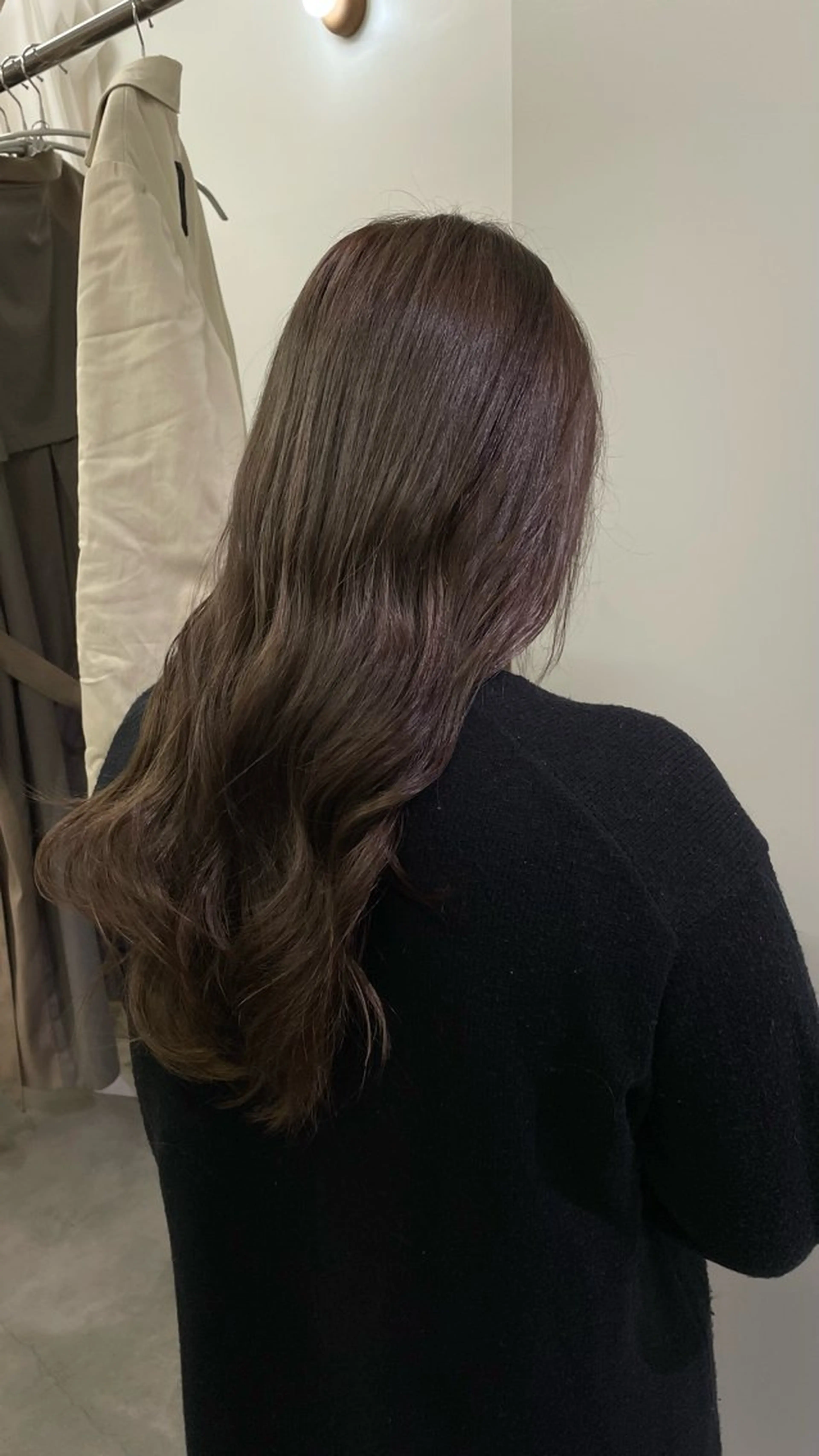 ロング カラー ベージュカラー ブリーチ 透明感カラー オリーブベージュ 都築 あんずのヘアスタイル