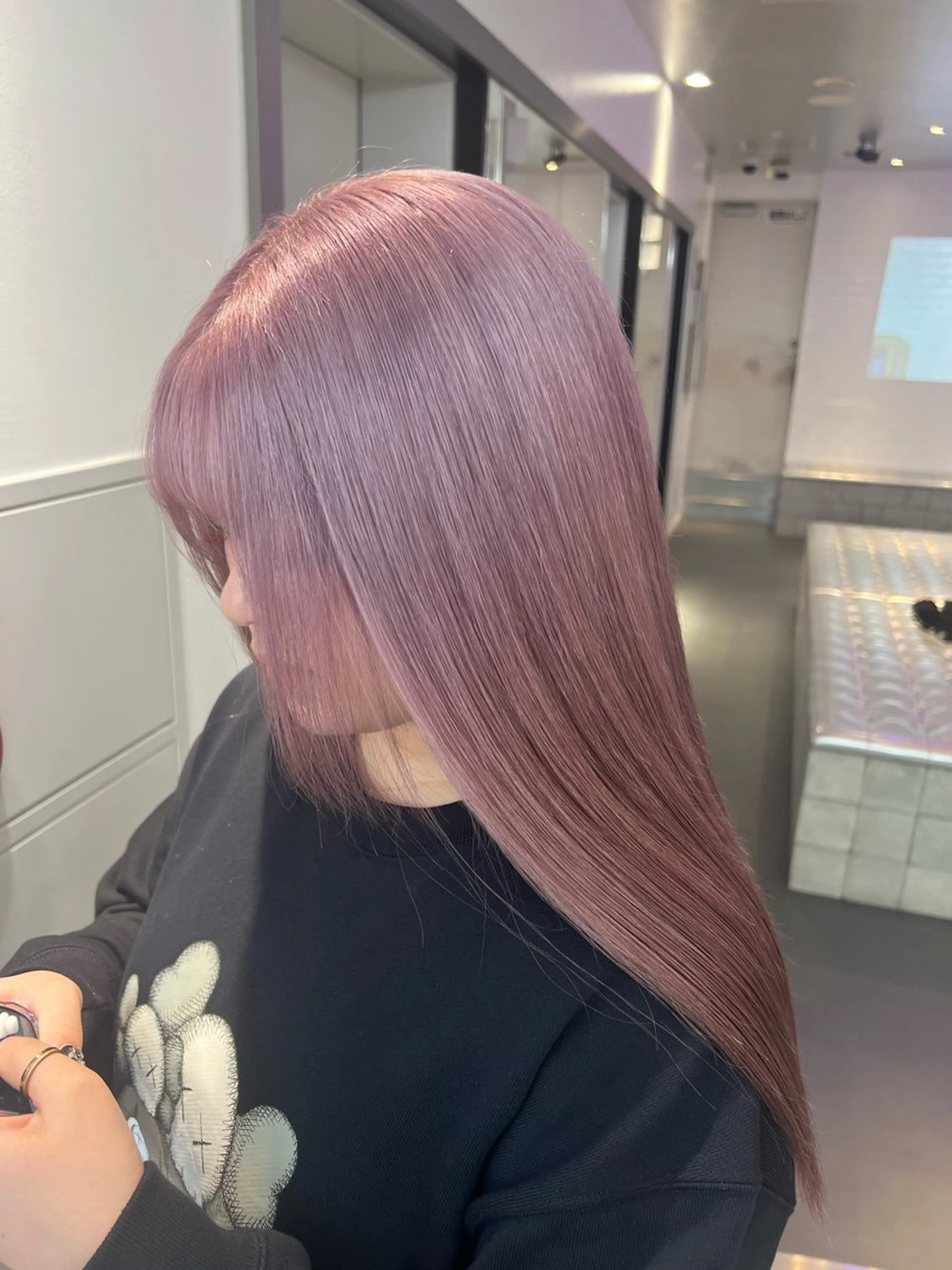 セミロング カラー ブリーチ ハイトーンカラー ピンクカラー 🌼動き×透明感🩵 ハイトーン/ナナのヘアスタイル