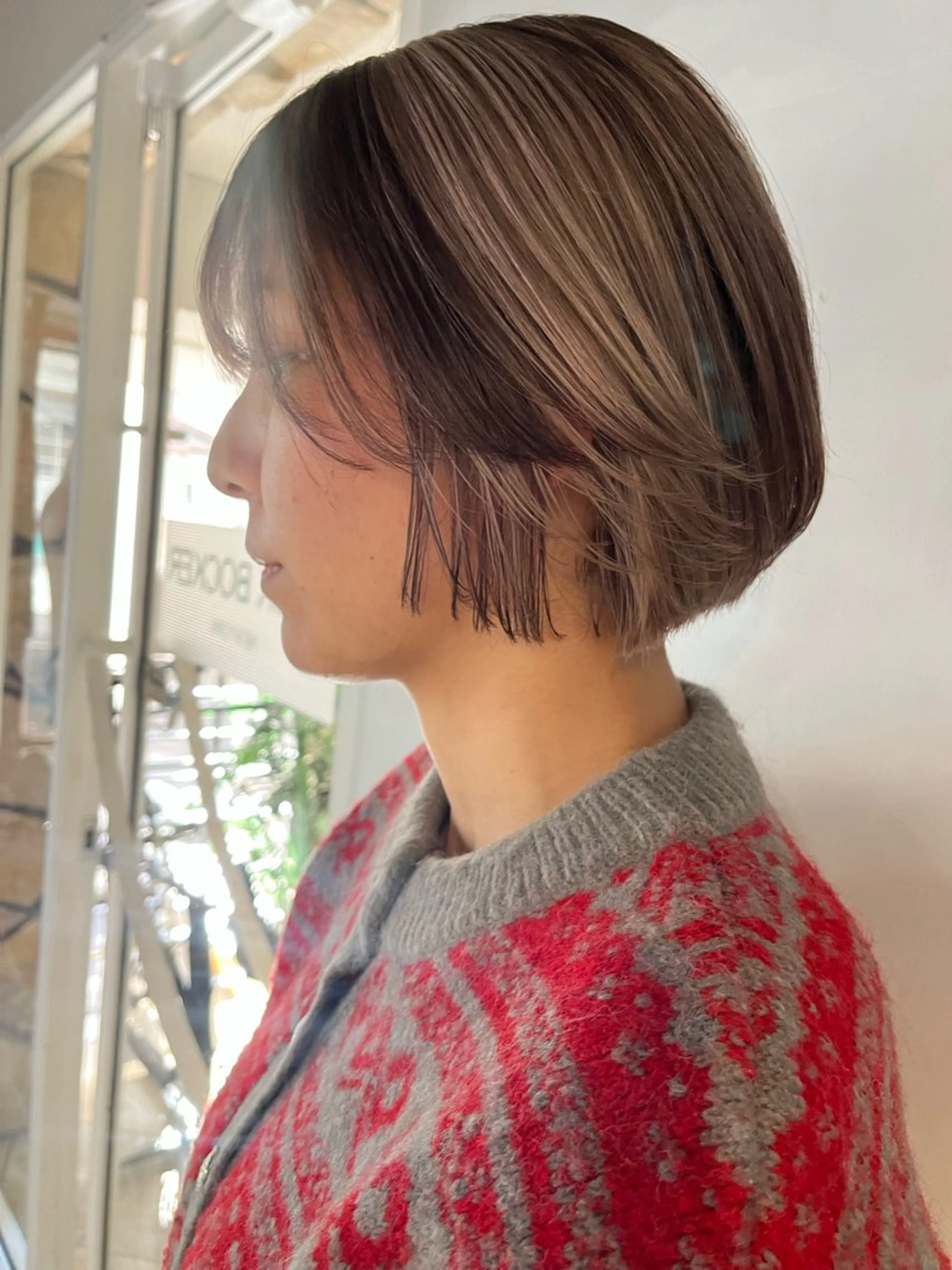 ミディアム カラー AOI ハイトーン/ボブのヘアスタイル