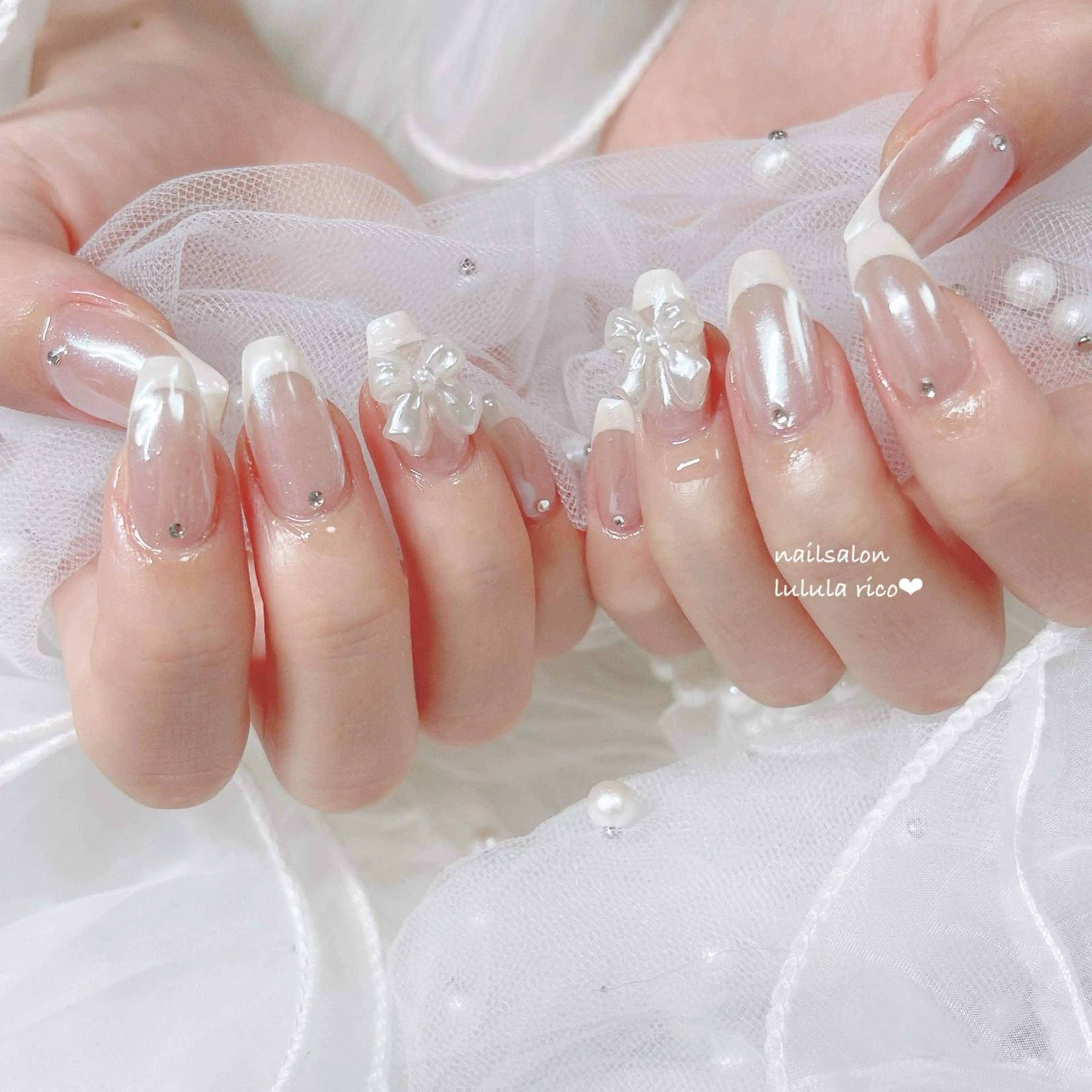 ネイル オーロラネイル フレンチネイル ミラーネイル ホワイト lulula ricoのエステ・リラクイメージ