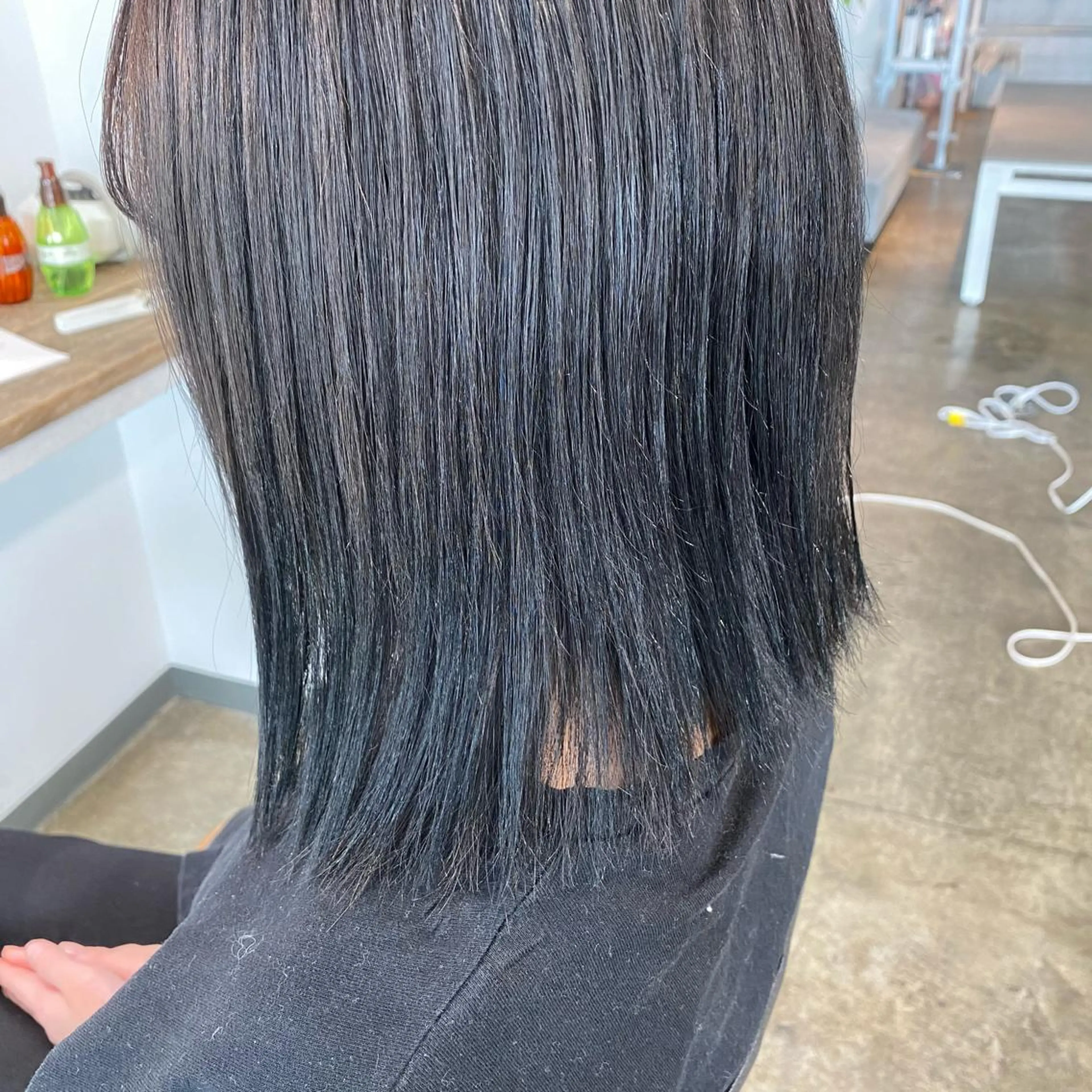 ミディアム カラー 黒髪 ブルーカラー ブルーブラック ヘアカラー トリートメント 🌼透明感艶カラー オリーブ🌼河村咲のヘアスタイル