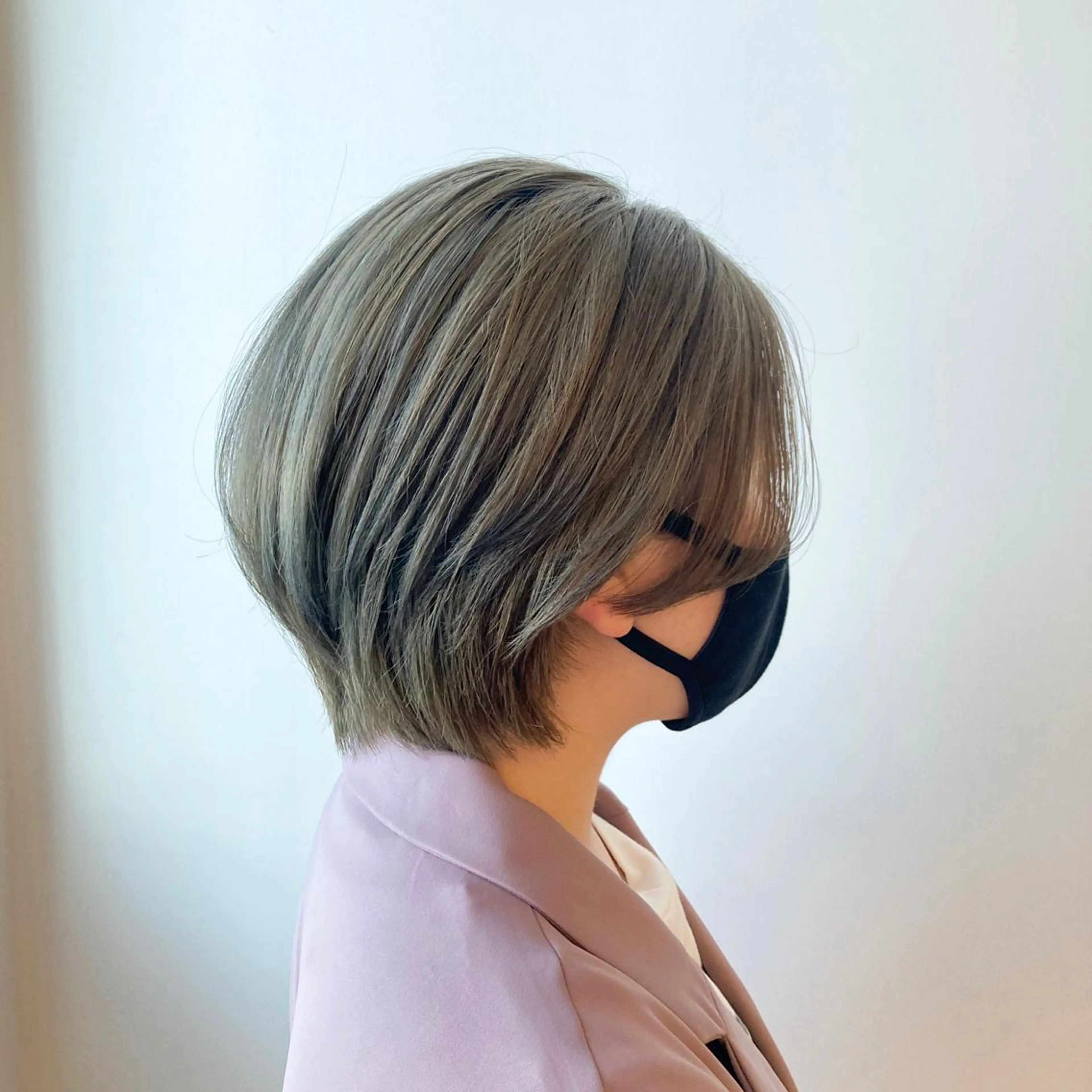 ショート カラー オリーブグレー カット ヘアカラー 尾籠 美幸 （オゴモリ ミユキ）のヘアスタイル