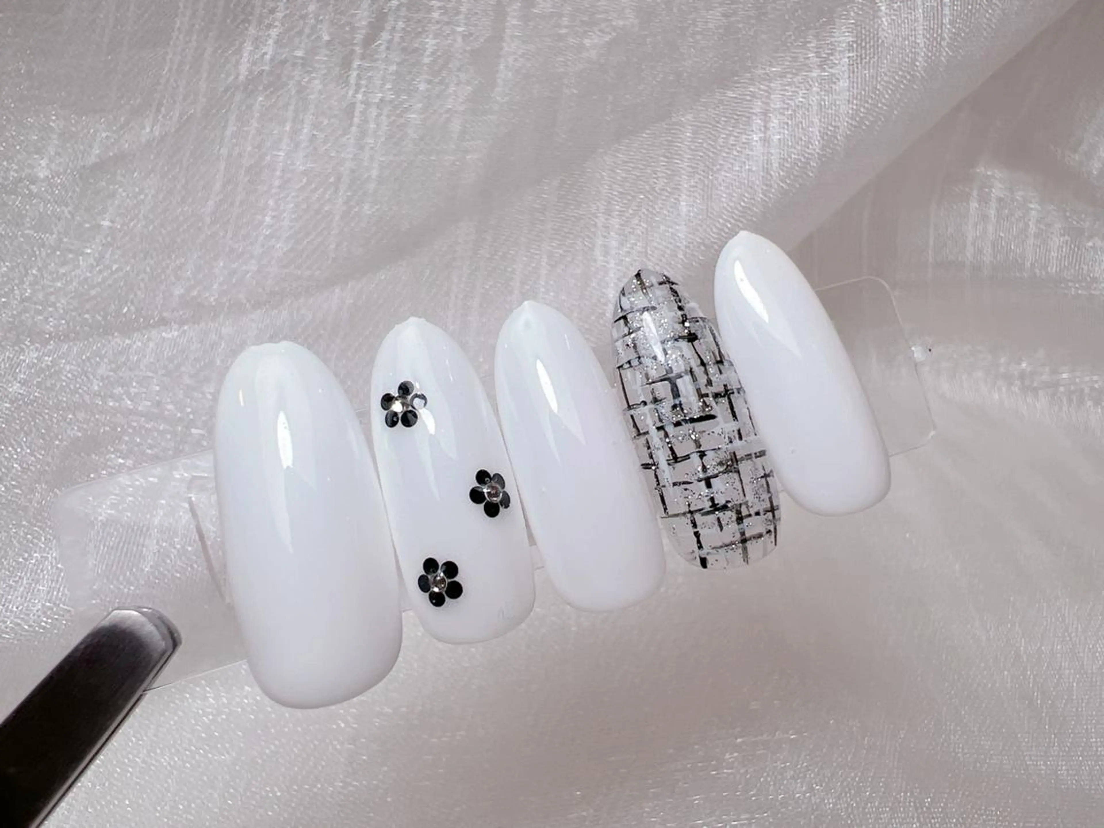 ネイル ハンドネイル 桃山 莉緒のネイルデザイン