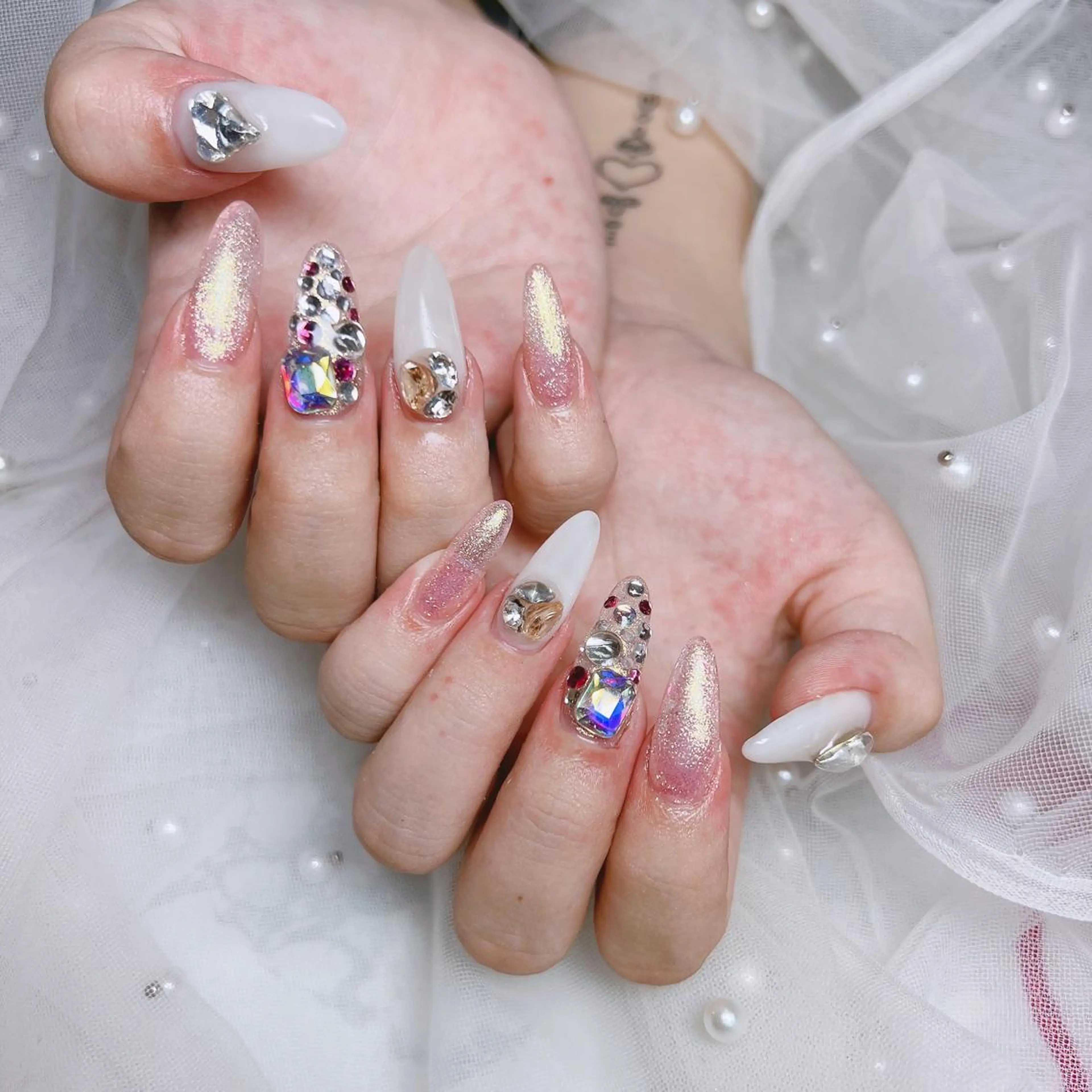 ネイル エンジェル ヒーリング 矢場町店のネイルデザイン