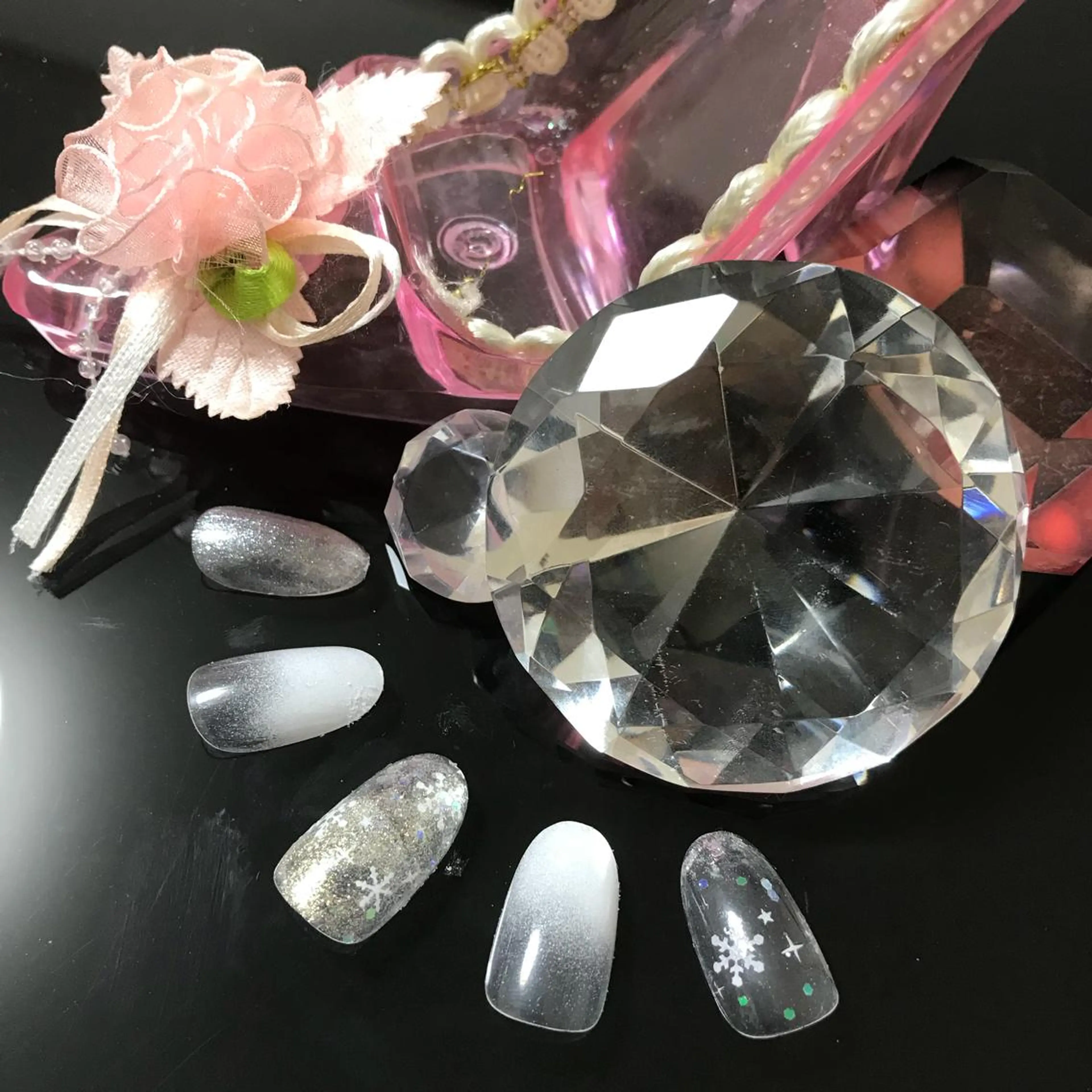 ミディアム ネイル ハンドネイル ハンドケア 💎ビューティサロン 湘南　RIRAN💎のネイルデザイン