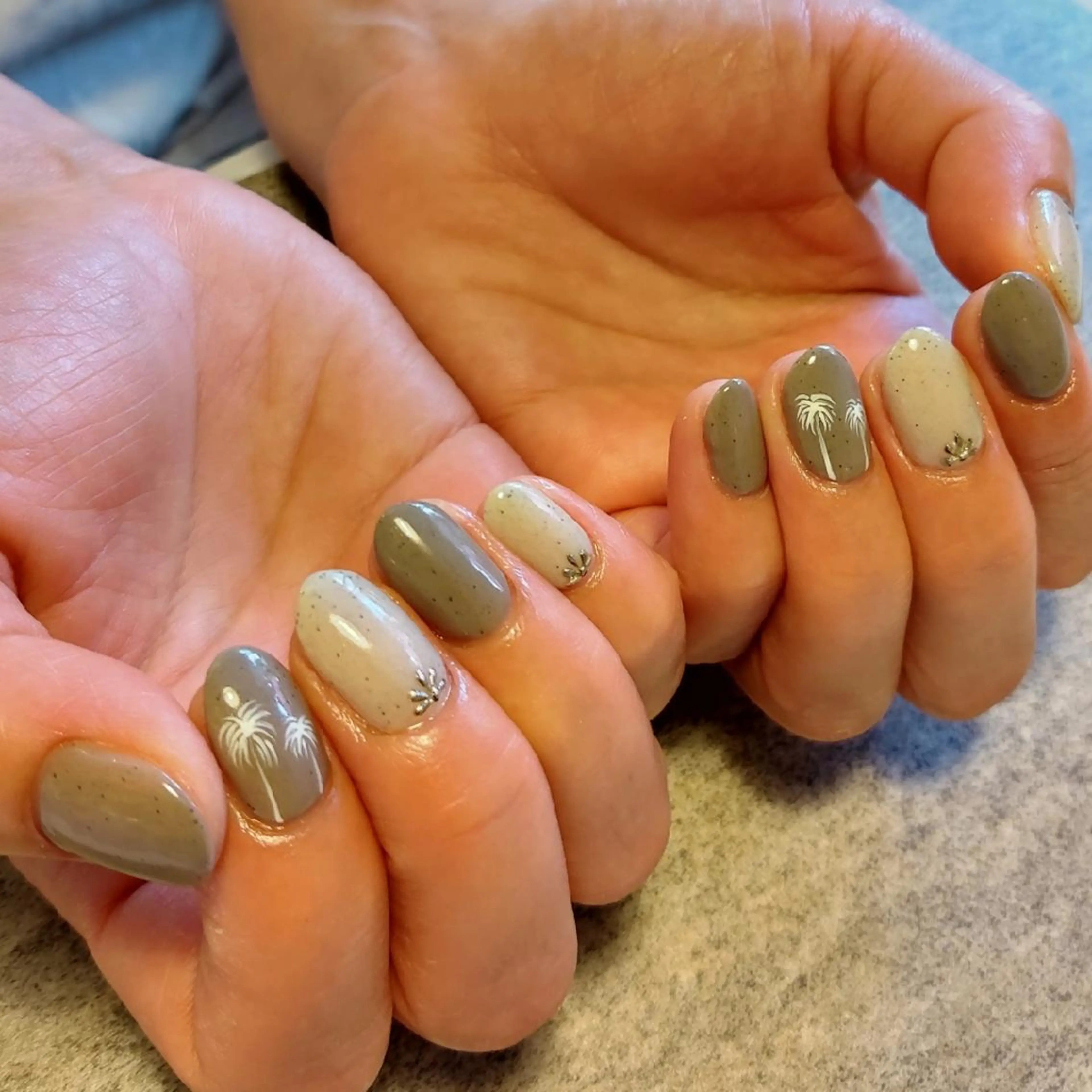 ネイル ジェヌインネイル 河内のネイルデザイン