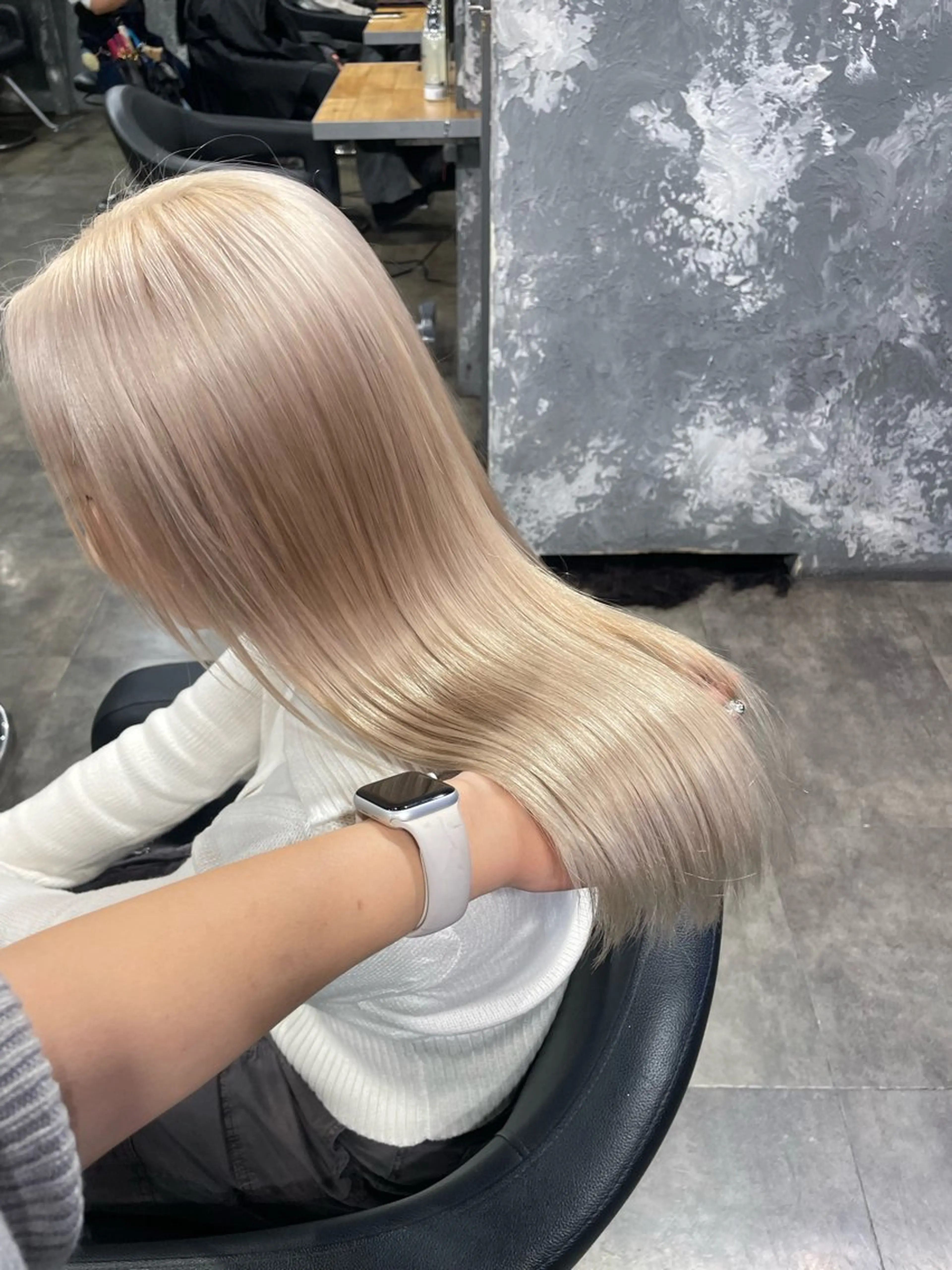 セミロング カラー ヘアカラー ハイトーン 横浜💞ミオのヘアスタイル