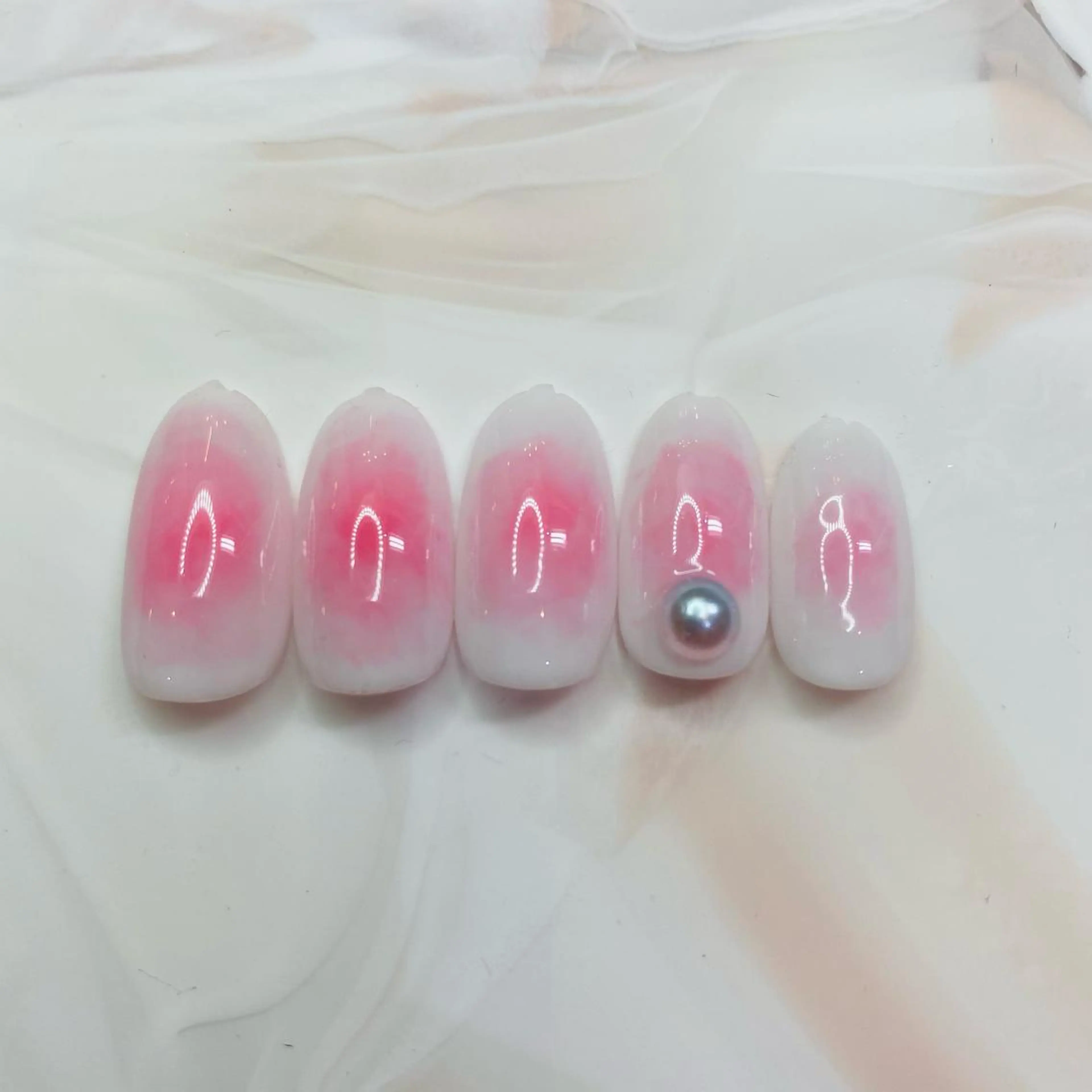 ネイル チークネイル 🎀REINA 🎀のネイルデザイン