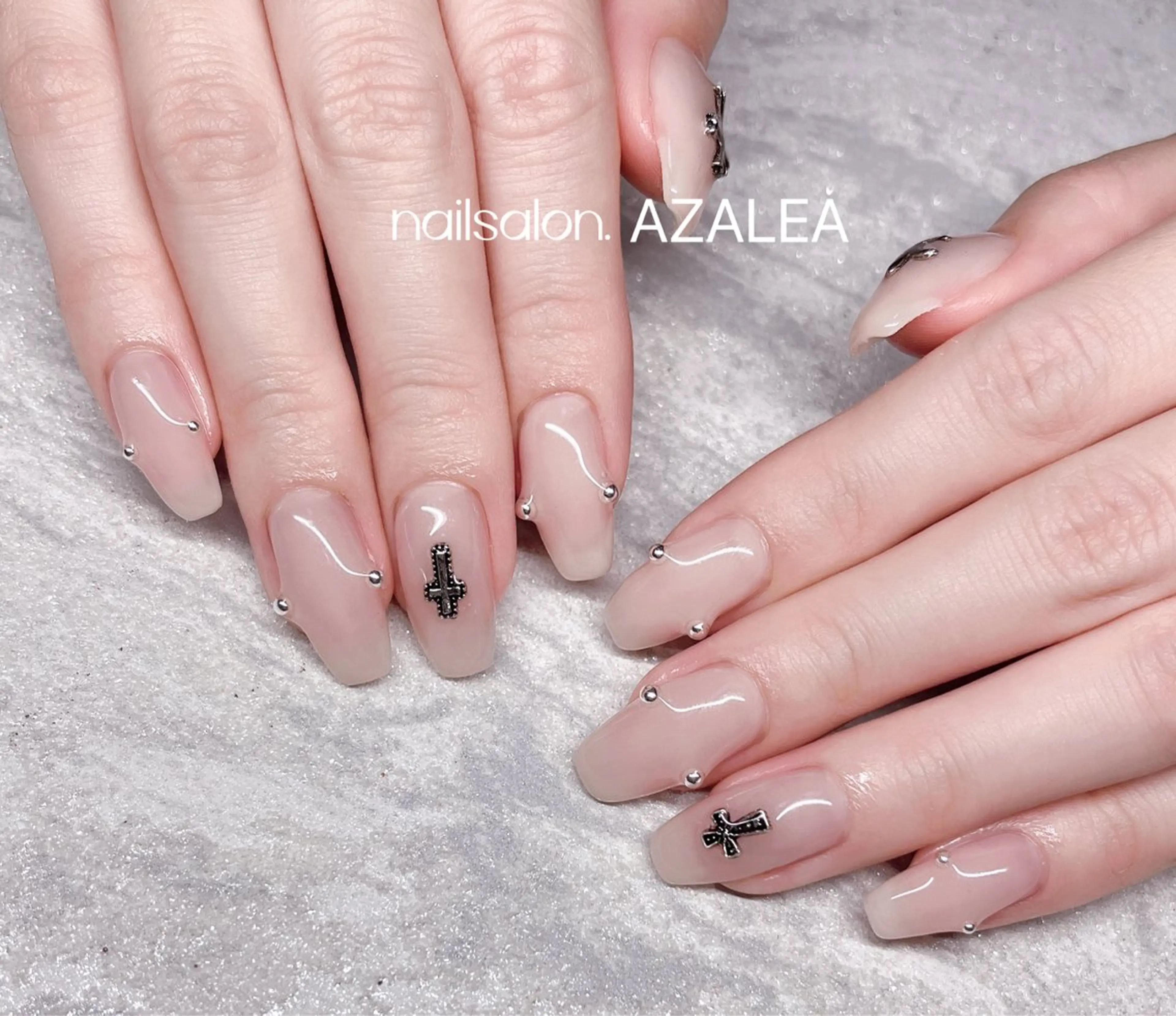 ネイル R inのネイルデザイン