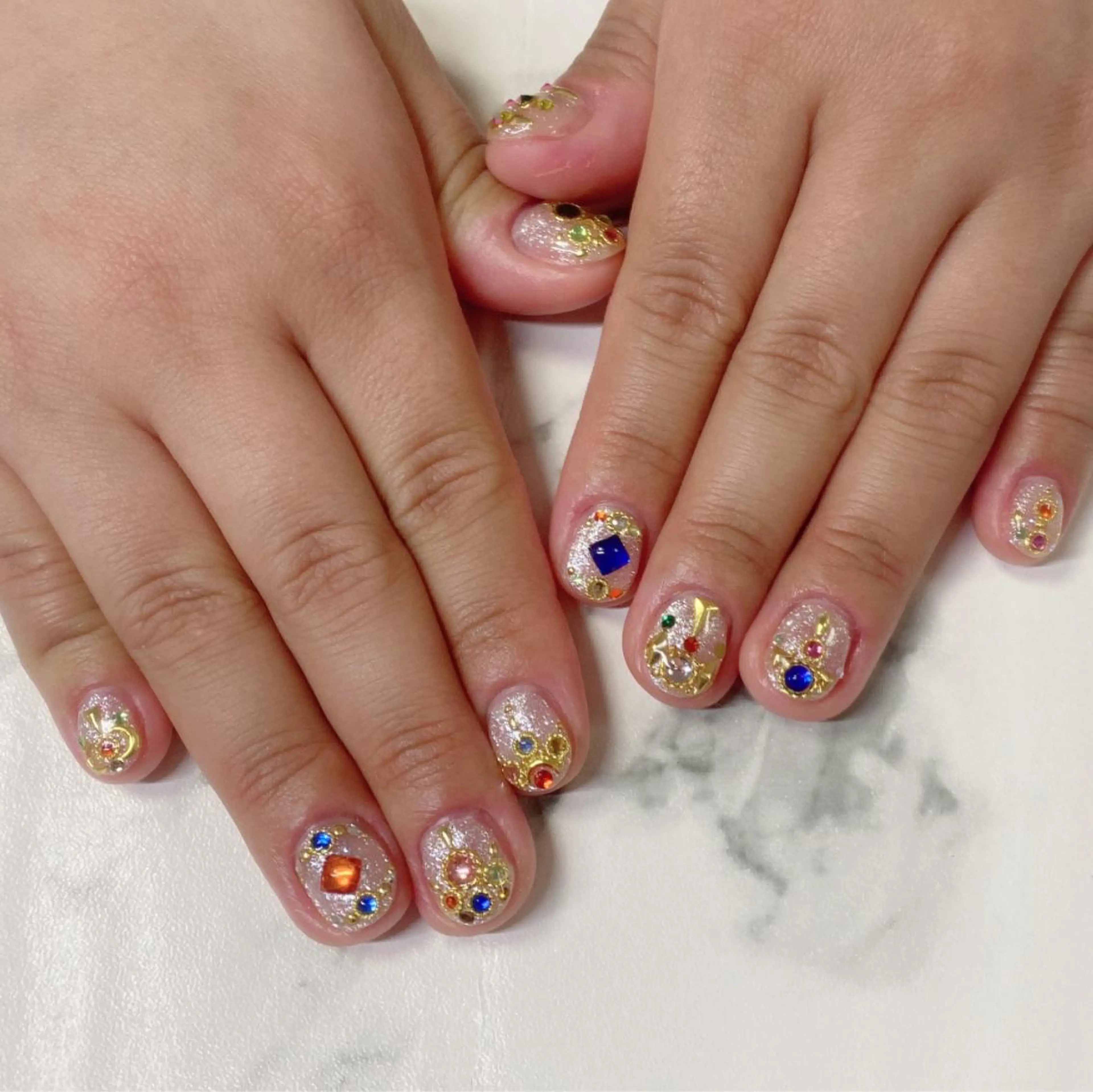 ロング カラー ネイル Q Free nailsのネイルデザイン