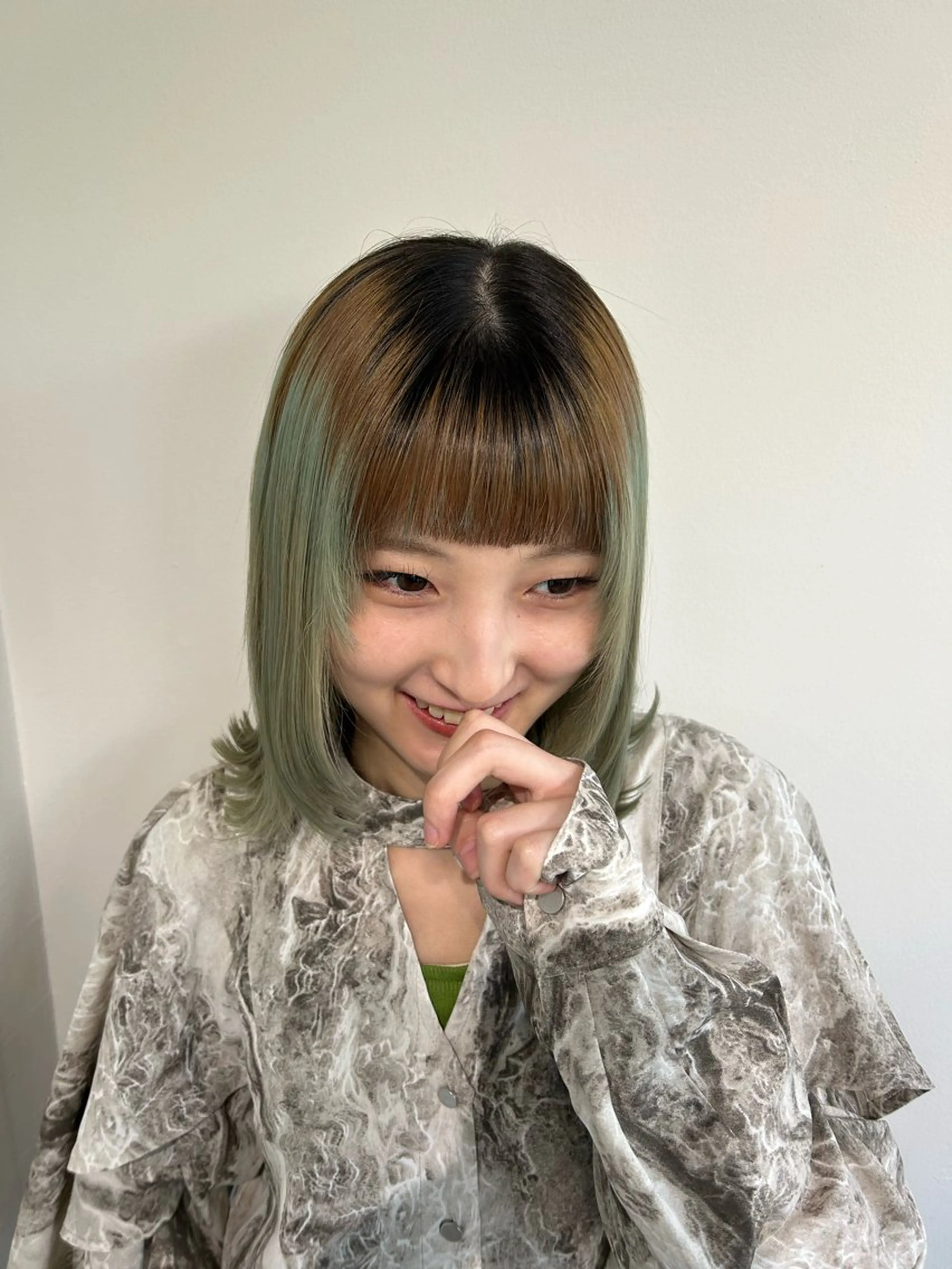 ミディアム 新潟/万代/レイヤー 韓国風/明間未来のヘアスタイル