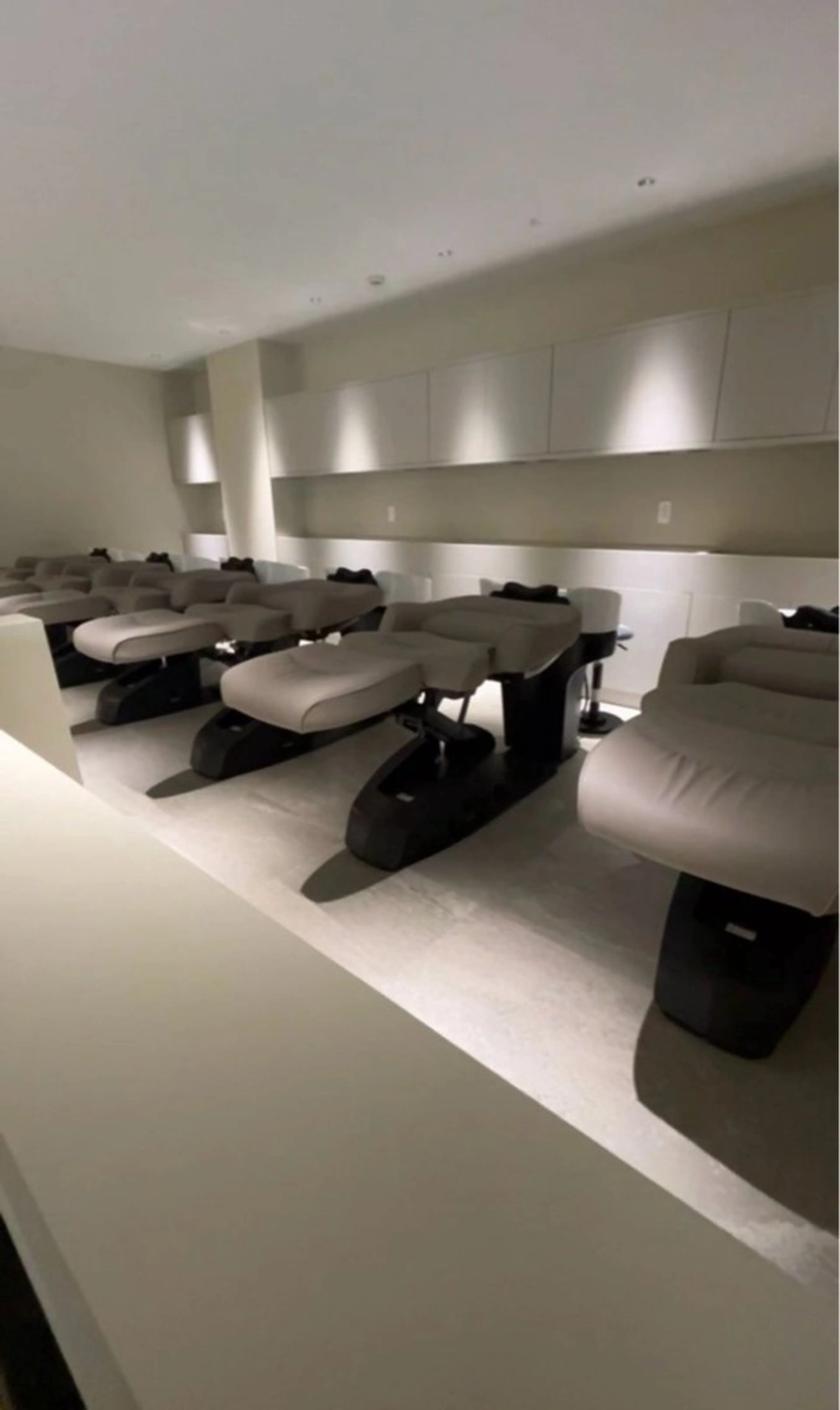 【学校やお仕事終わりに…】ツボ押し30分スパ💆‍♀️🫧+2stepトリートメント🪞🪄(シャンプーブロー込み🧴)の写真