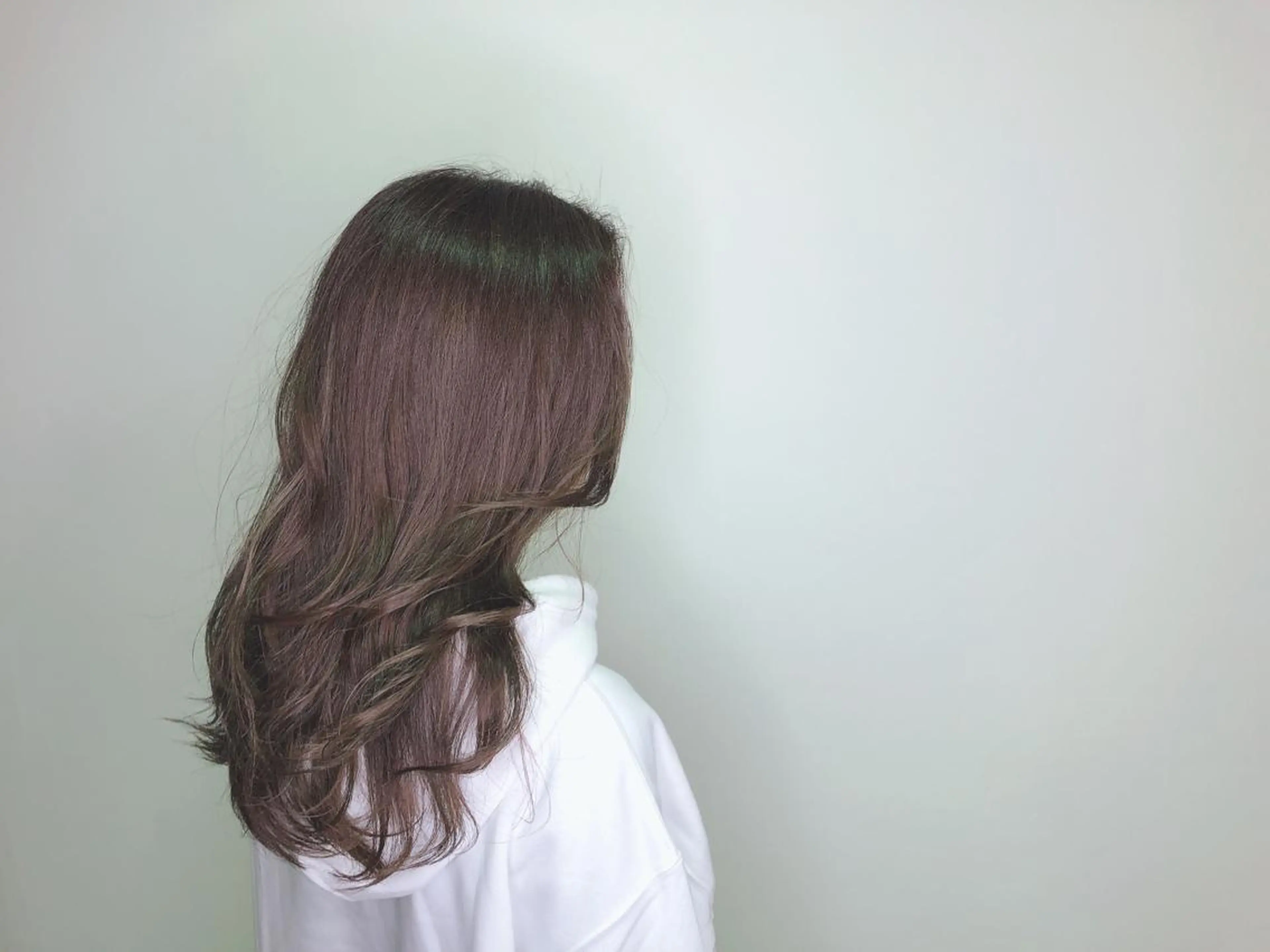 ロング カラー ベージュカラー モカベージュ Kou所属・💜髪質改善美髪💜 星野清光のヘアスタイル