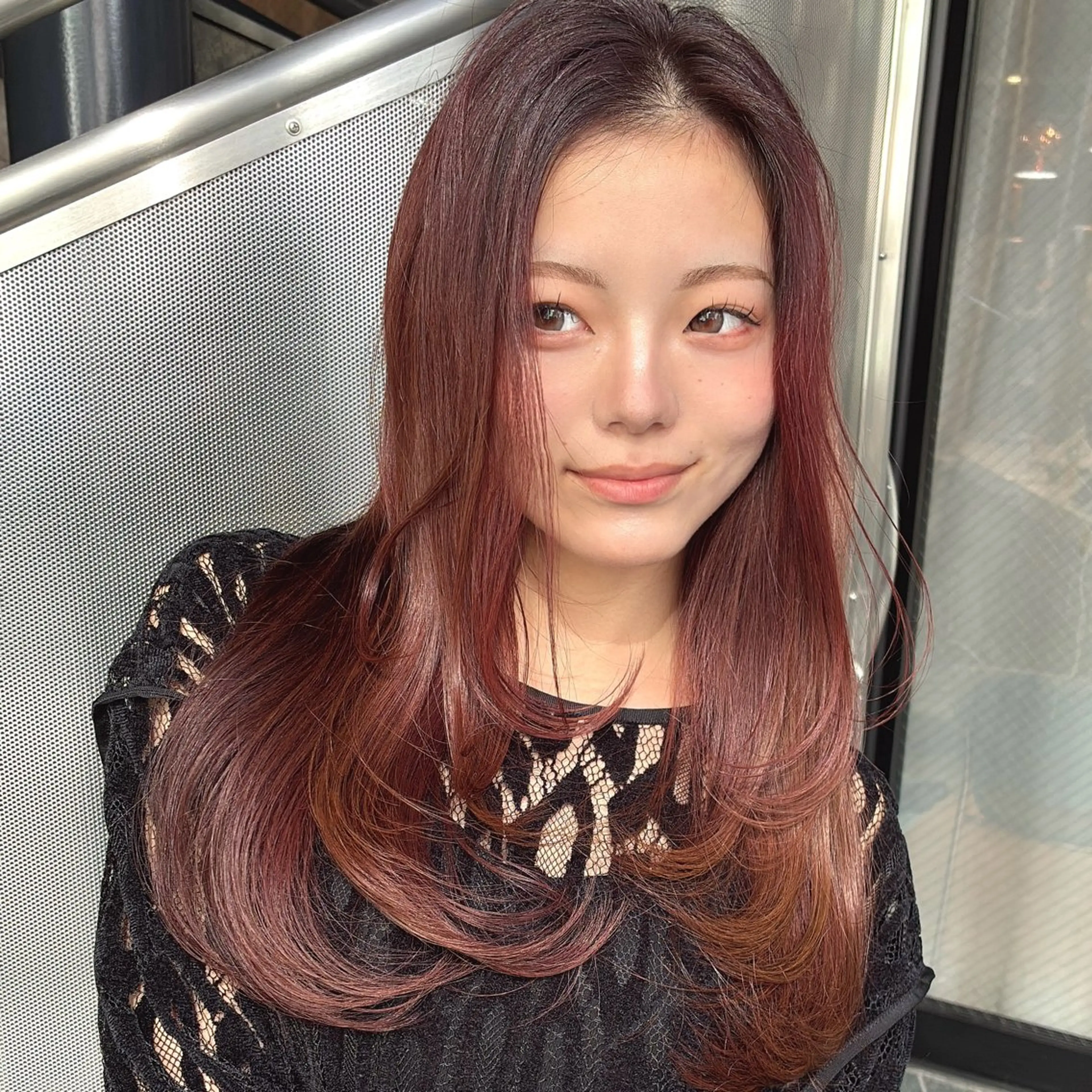 ロング レイヤーカット ロング カット ヘアカラー calna 古賀 菜摘のヘアスタイル