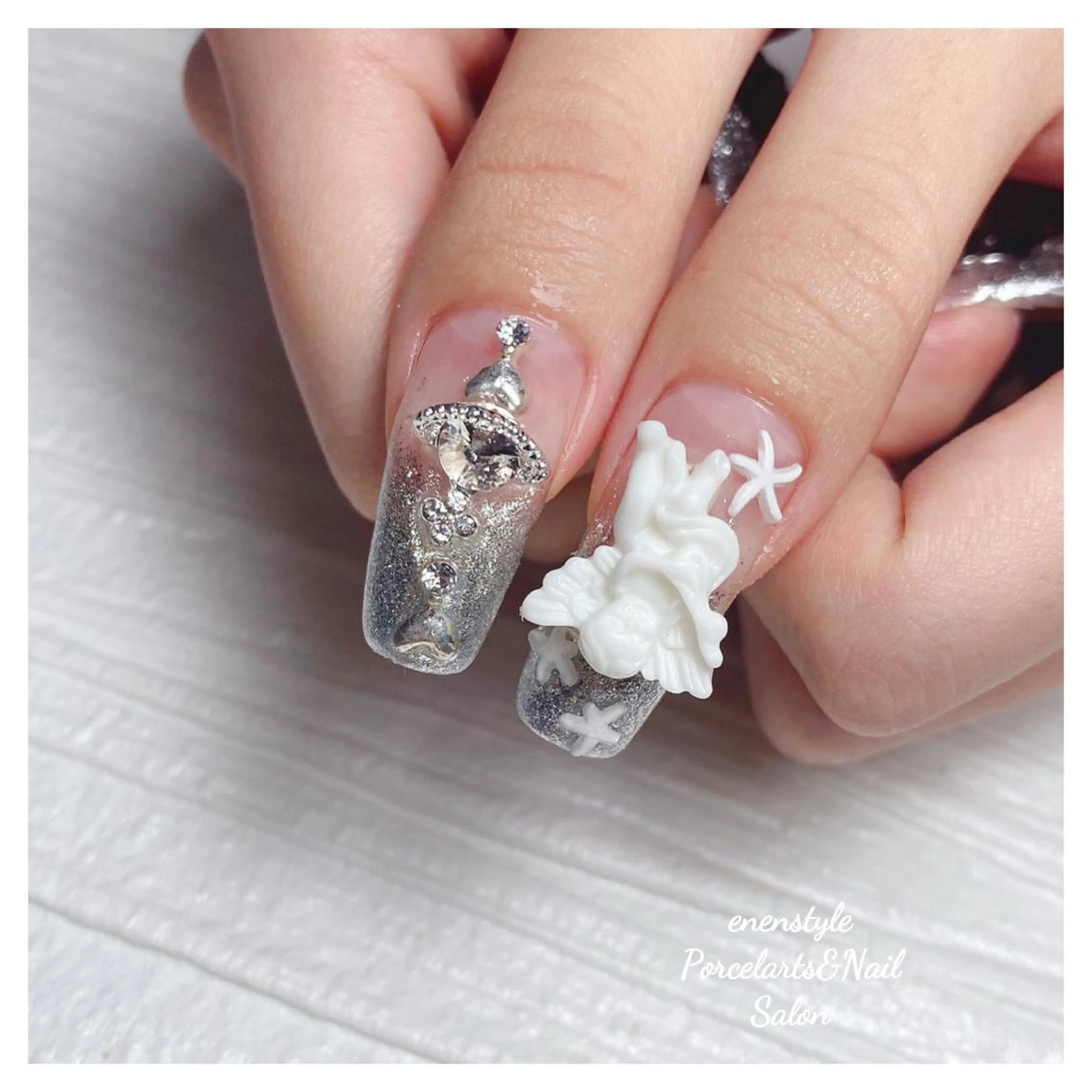 ミディアム ネイル 👑enen style👑のネイルデザイン