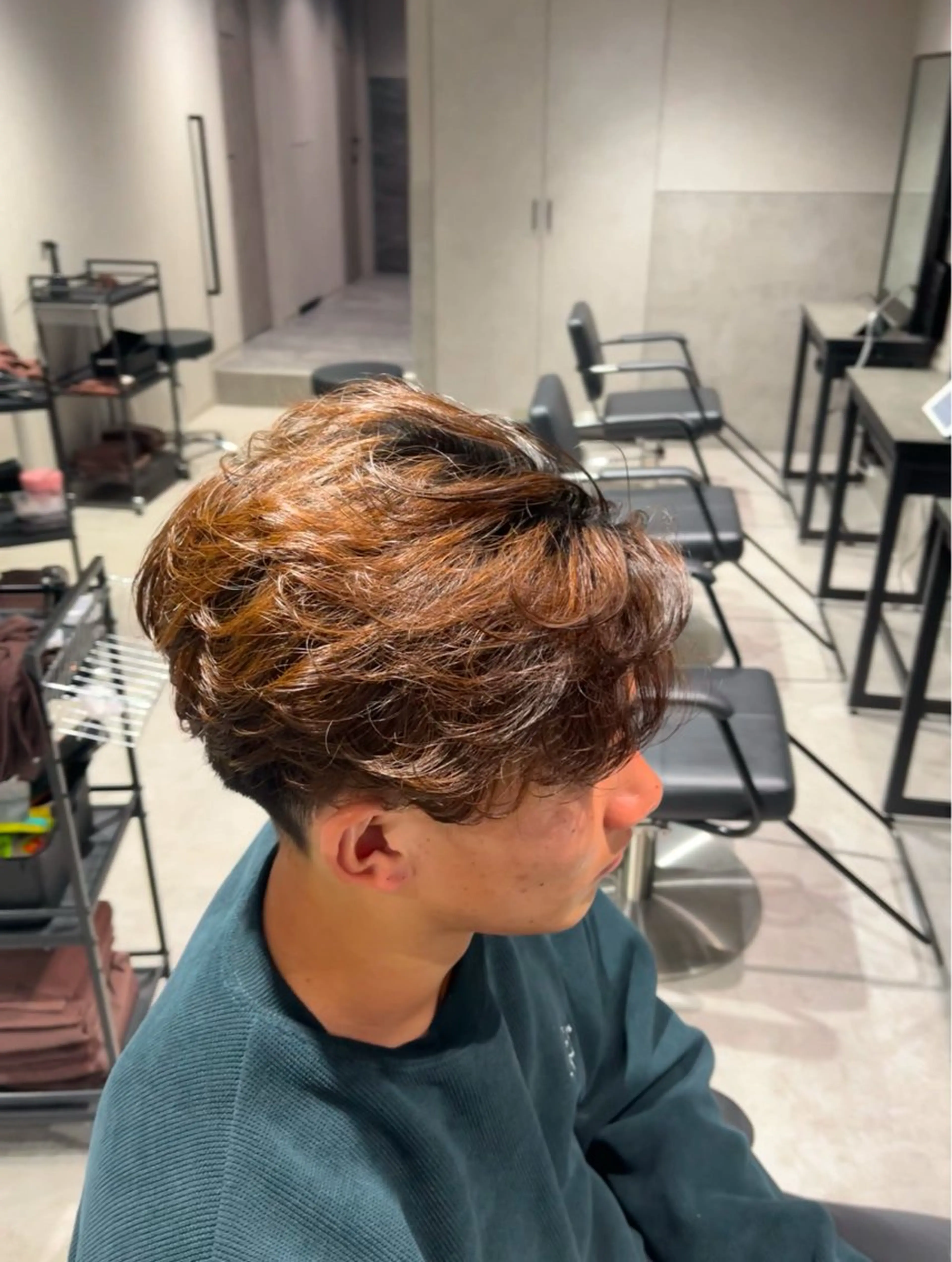 ショート カラー パーマ メンズ カット パーマ 【シャドウパーマ センターパート】義心のヘアスタイル