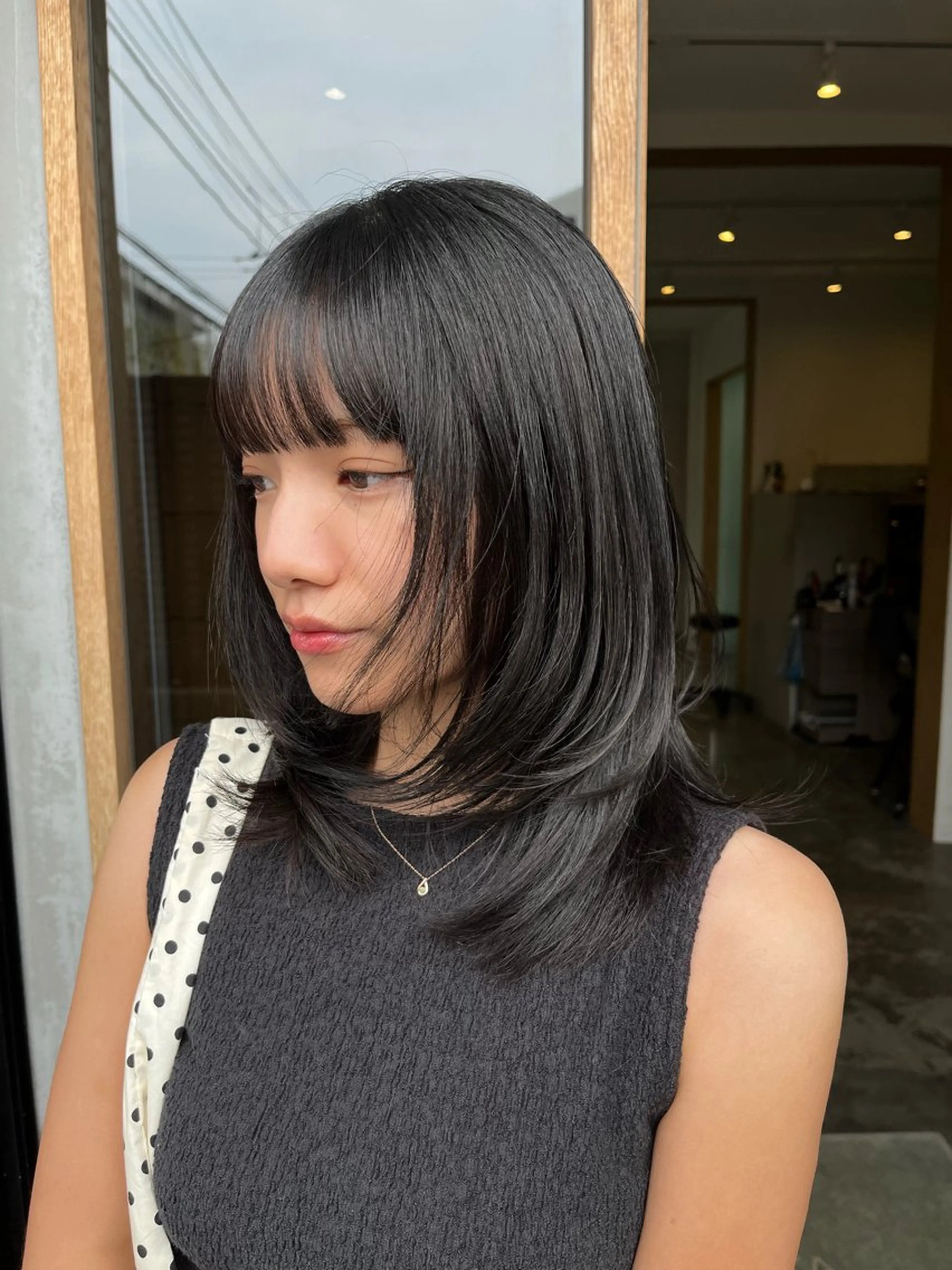 ミディアム カラー ミディアムレイヤー レイヤーカット YUI／レイヤー カット/透明感カラーのヘアスタイル