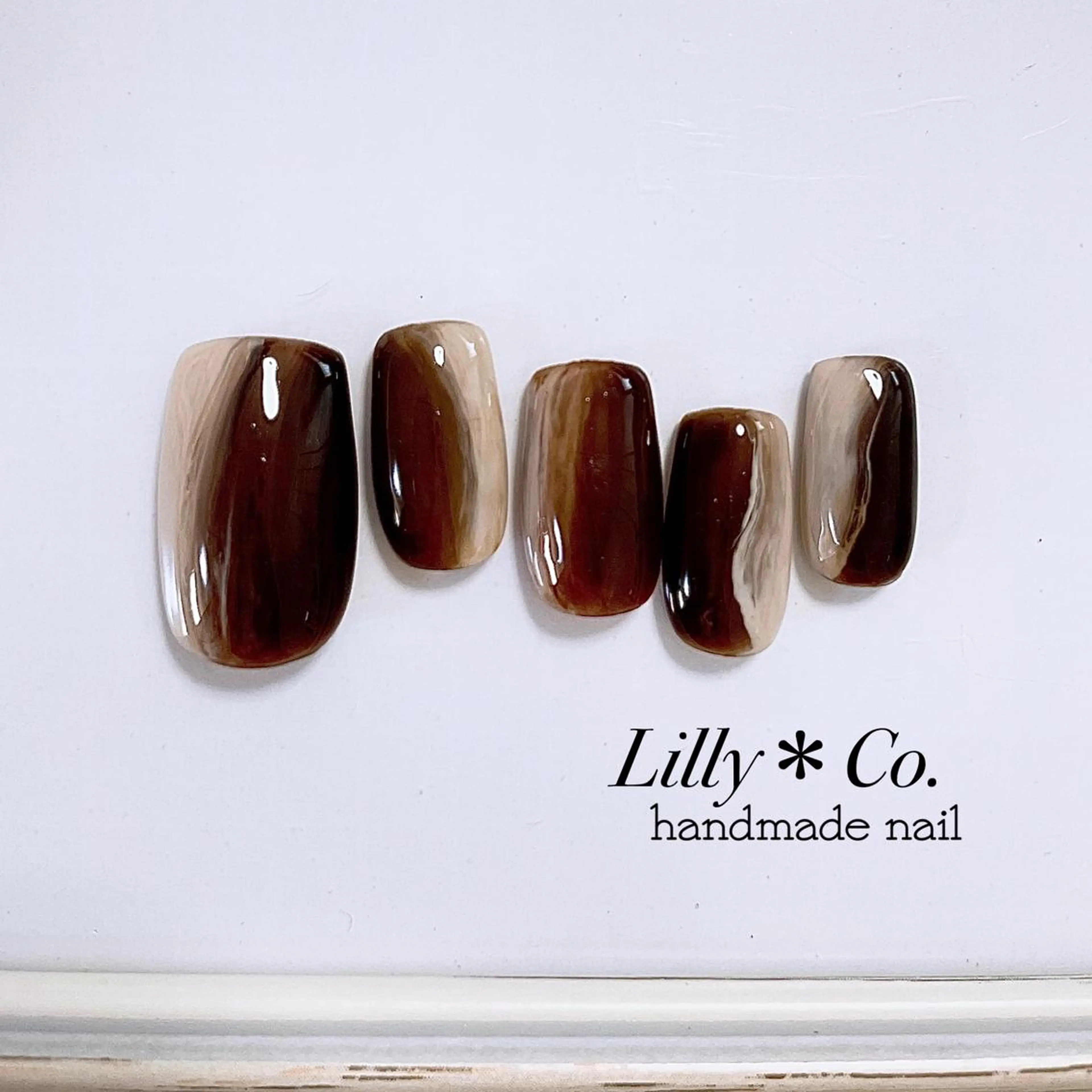 ネイル ハンドネイル ハンドケア Lilly Co.のネイルデザイン