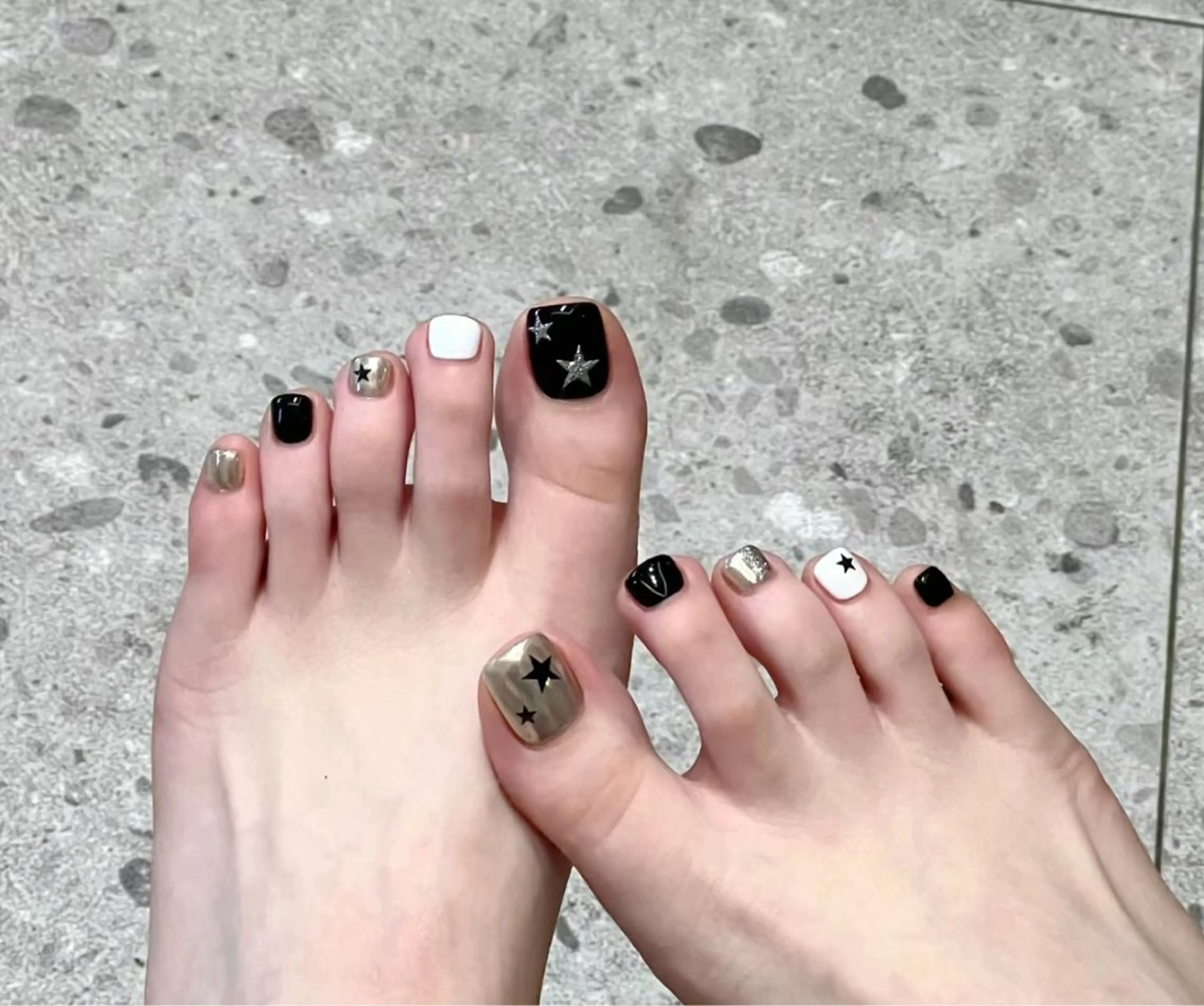 ネイル フットネイル 🎀Ｍ nails✨ ビューティーのネイルデザイン