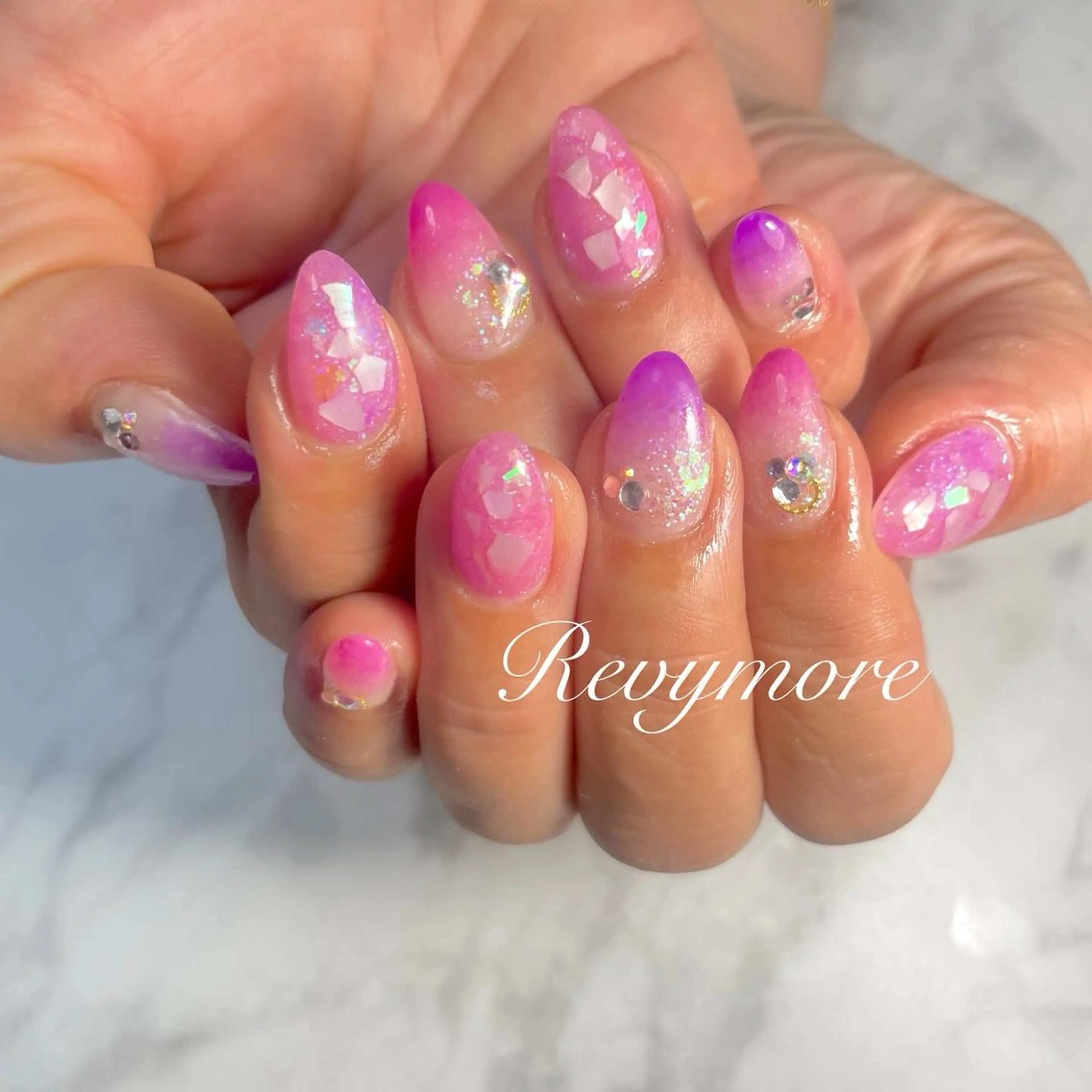 ネイル ジェルネイル ニュアンスネイル オフィスネイル シンプルネイル nail salon Revymore所属・nail salon Revymoreのネイルデザイン